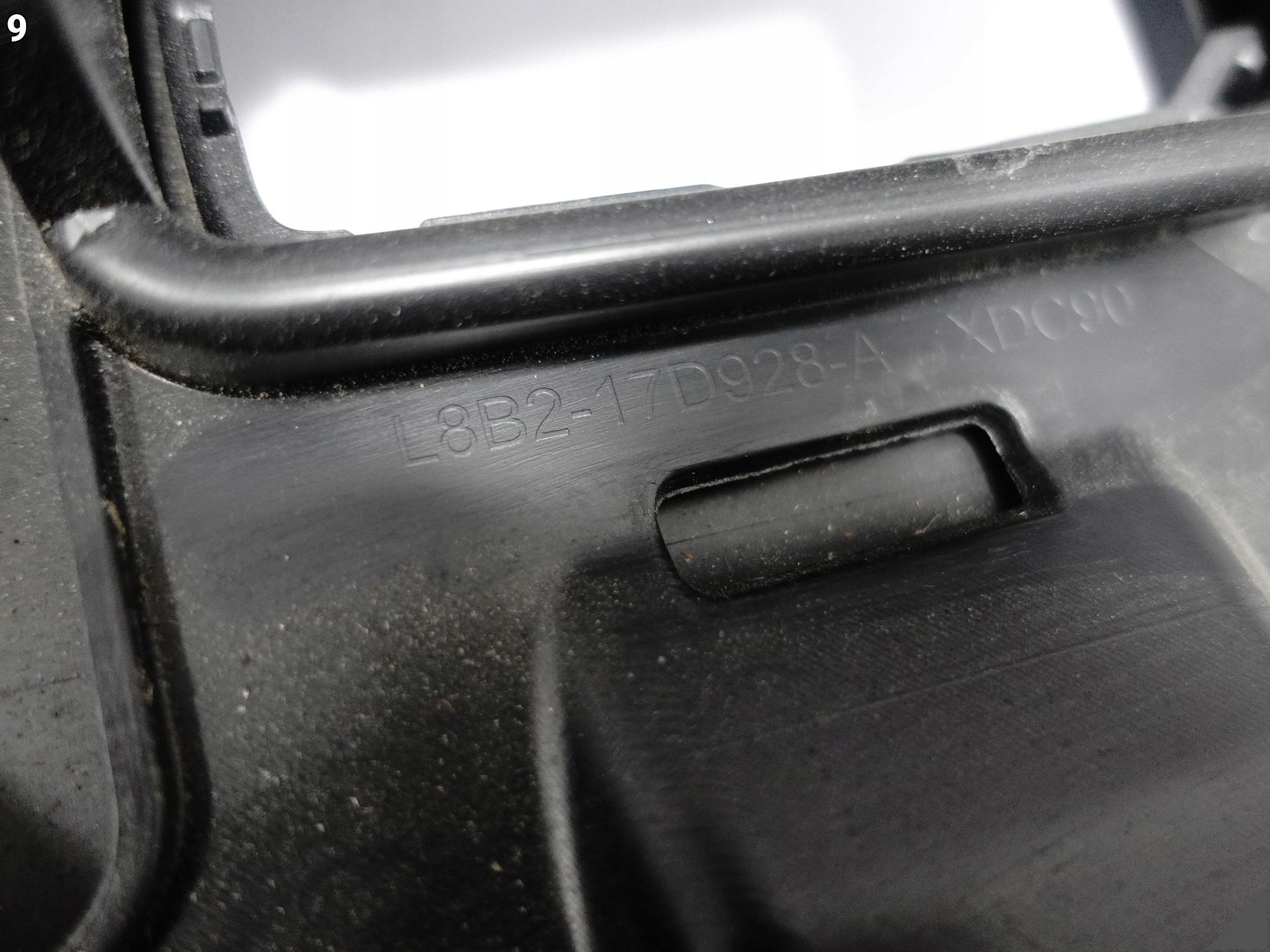 LAND ROVER DEFENDER II 2 L663 90 110 20- bumper SPOILER cap support rear part
