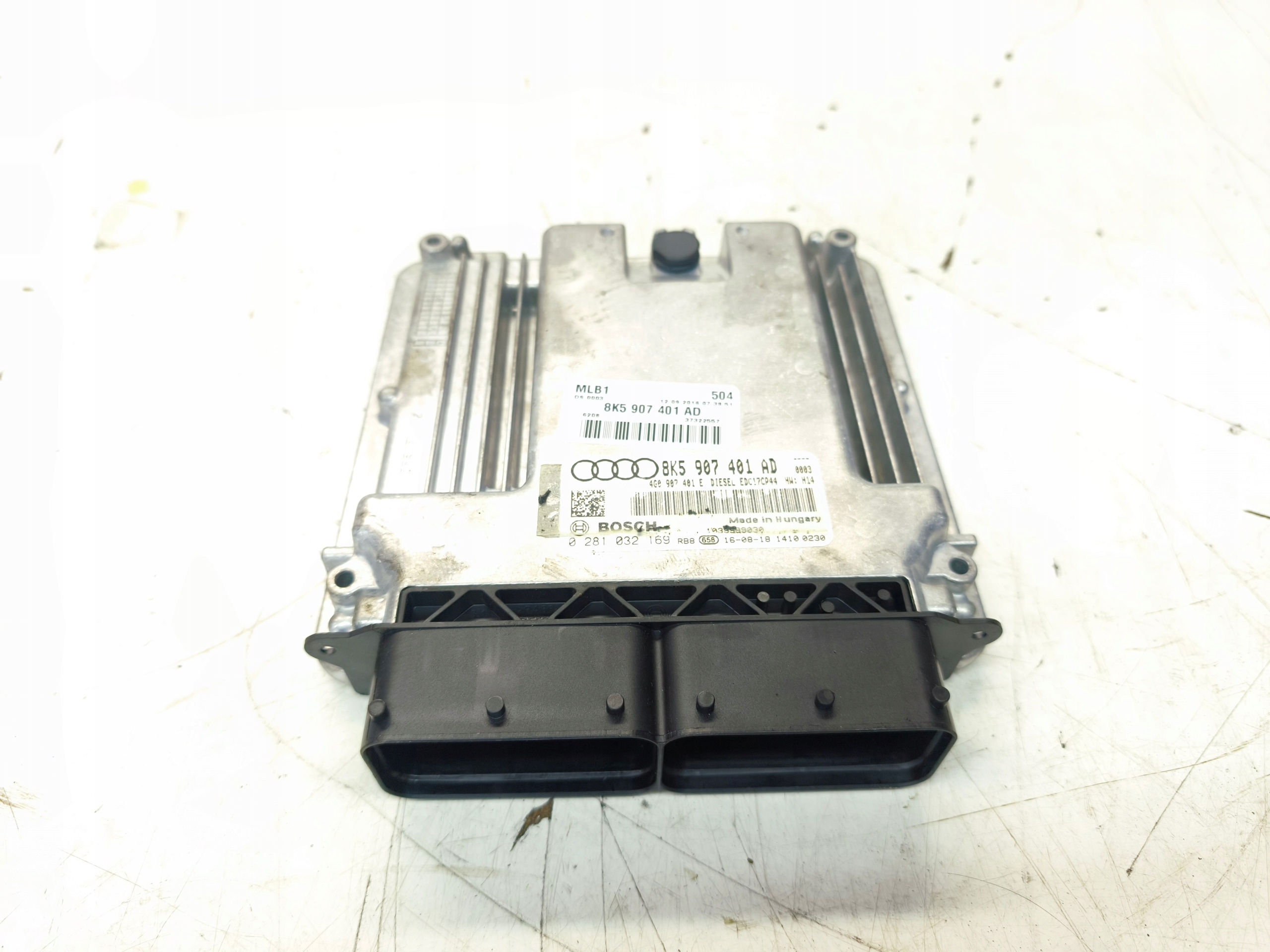 computer control unit of the engine AUDI Q5 8R LIFT 3.0 TDI CTB CTBA 8K5907401AD