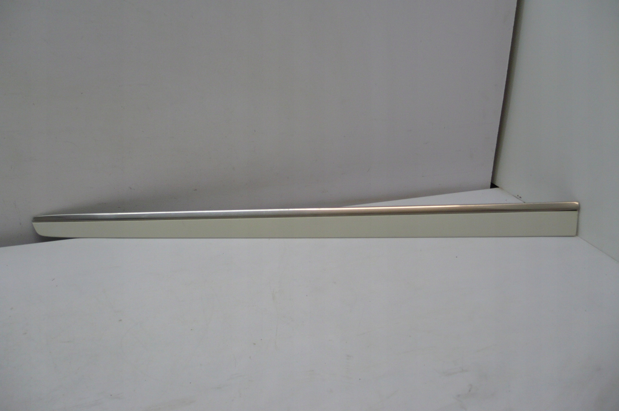 MERCEDES ML W164 05-11 moulding door left front original