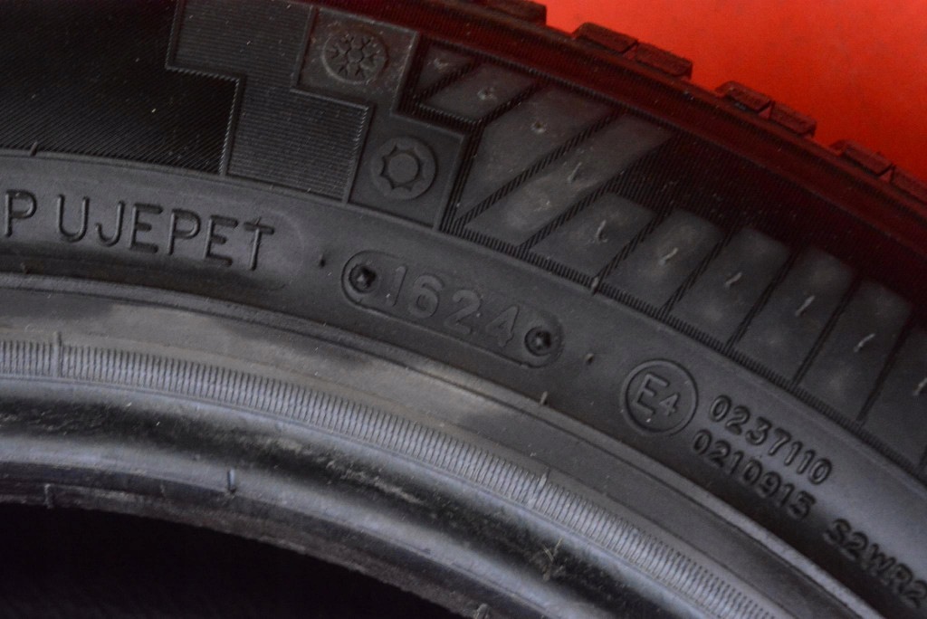 tyre tyres 2 pcs TRIANGLE all season 215/65/16 24R