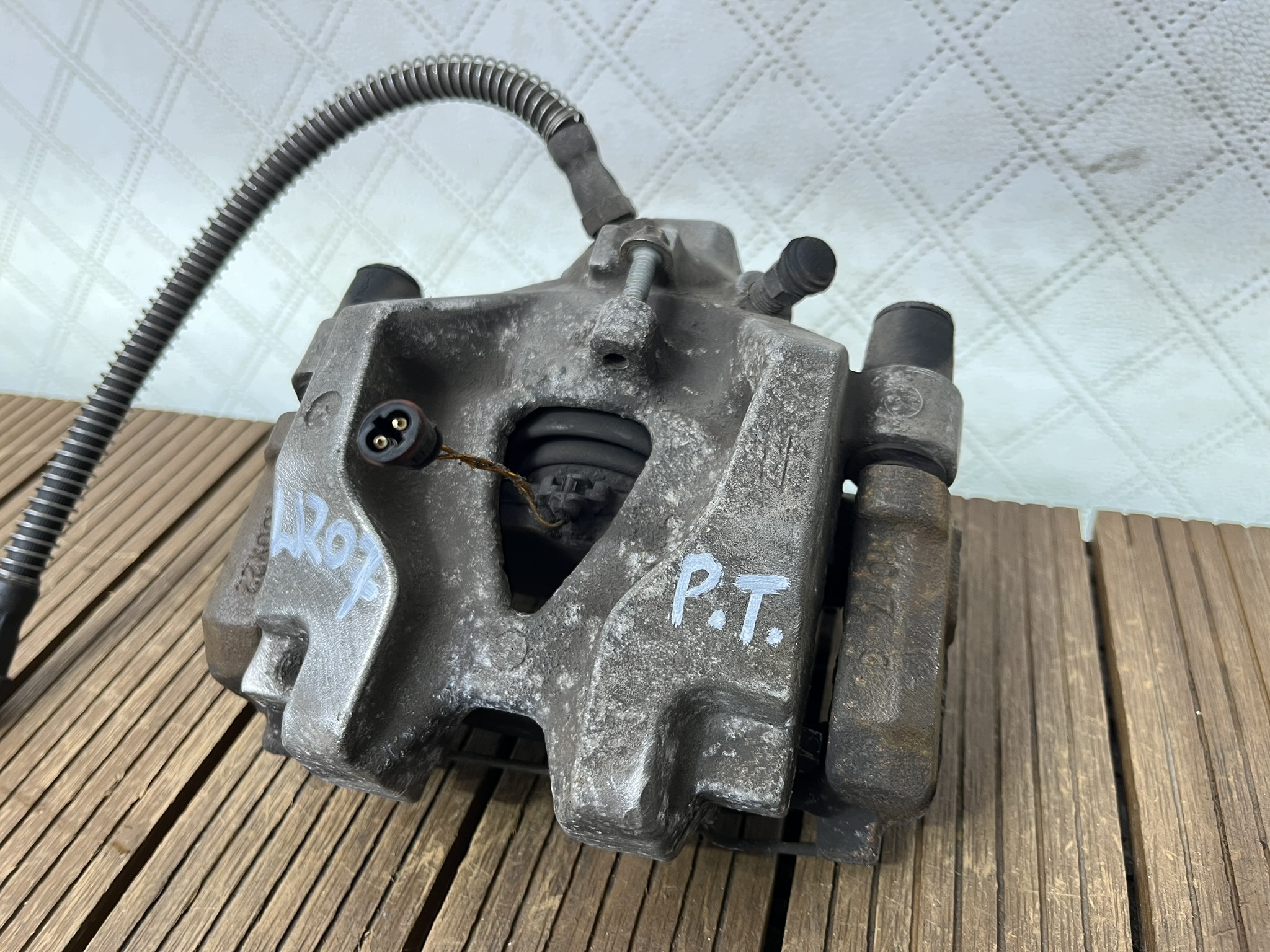 MERCEDES E-KLASA W207 caliper brake rear right rear part OE