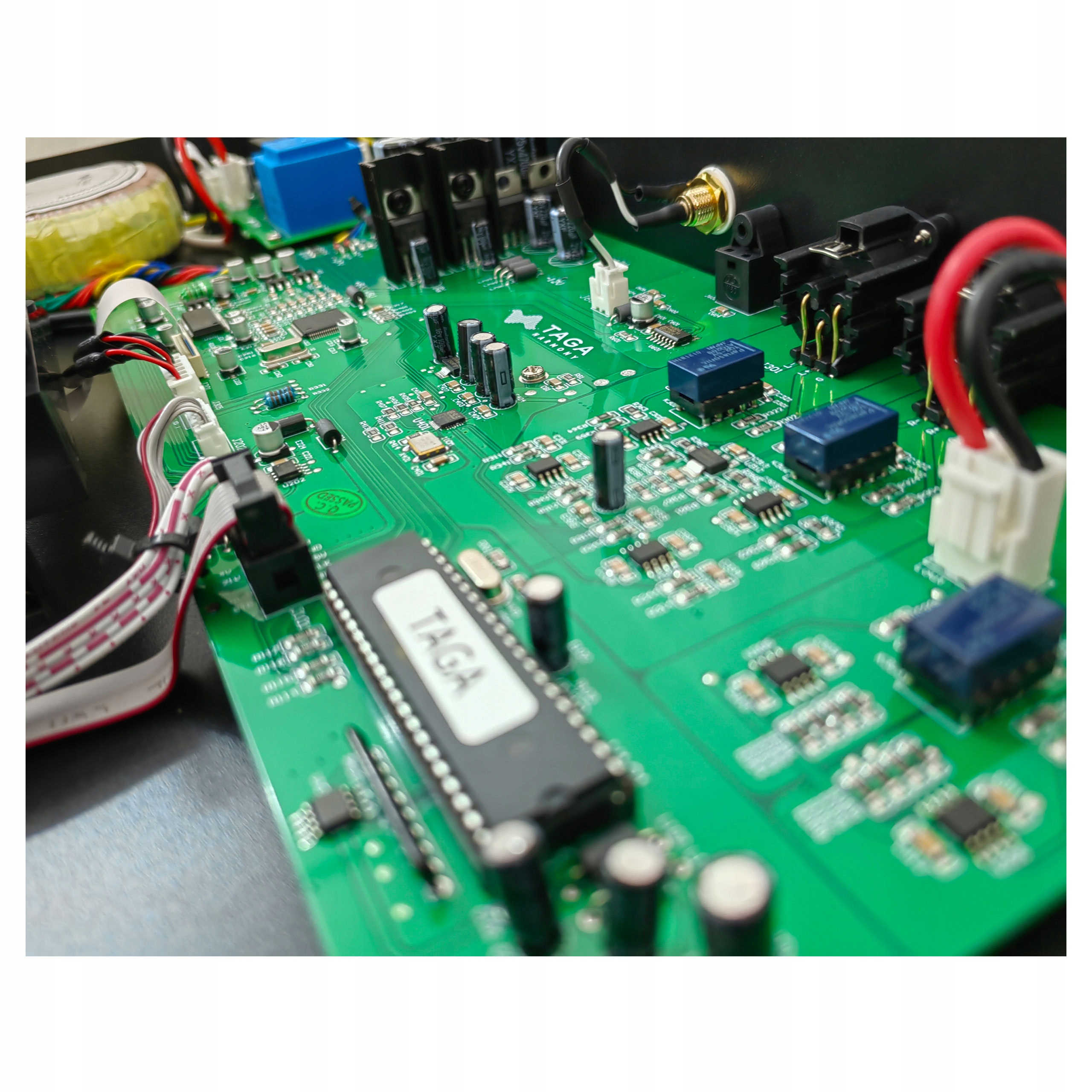 ODTWARZACZ HI-FI PŁYT CD TAGA HARMONY TCD-50 Model TCD-50