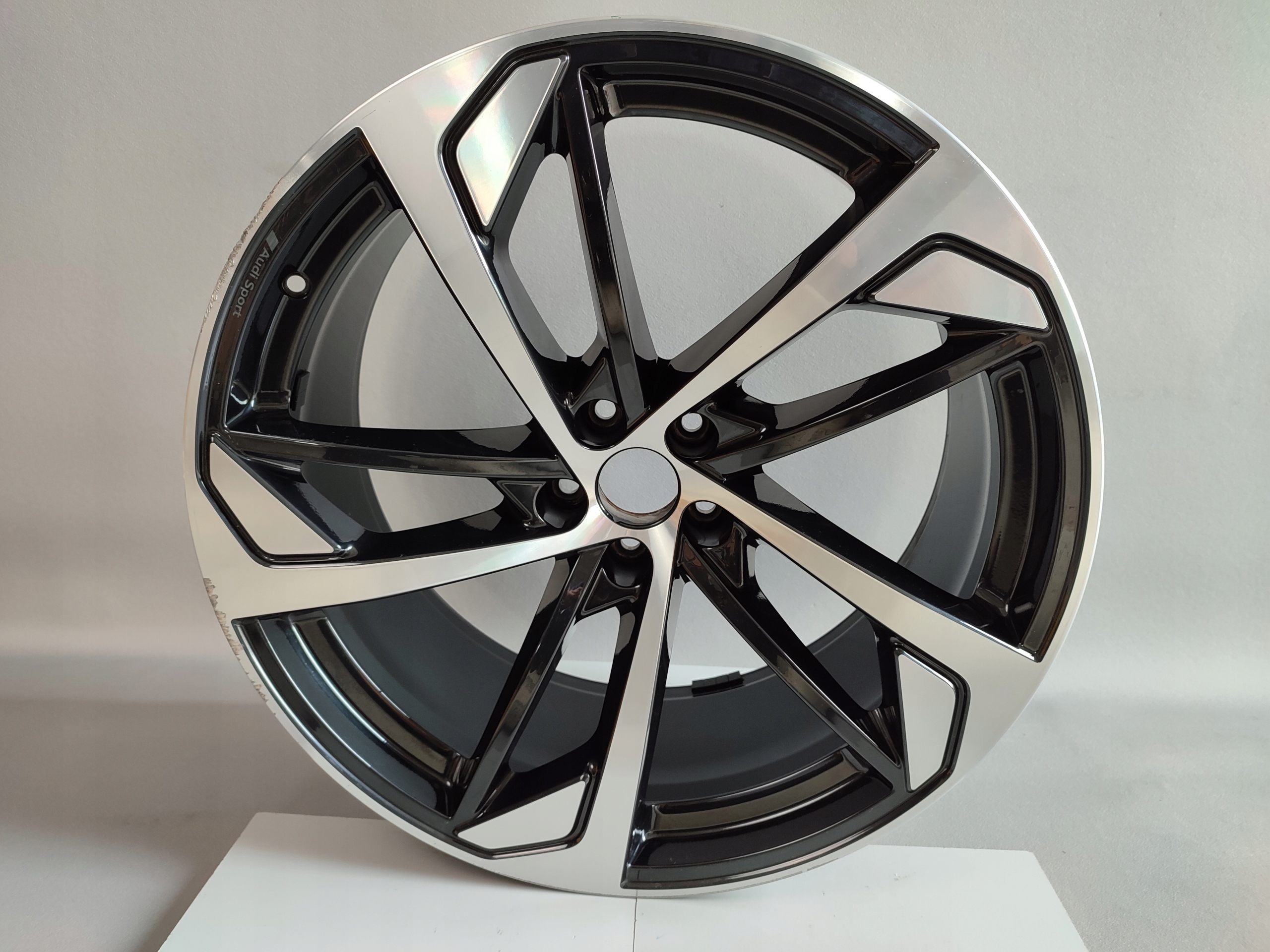 Диск алюминиевый Audi OE Q7m0 10.0