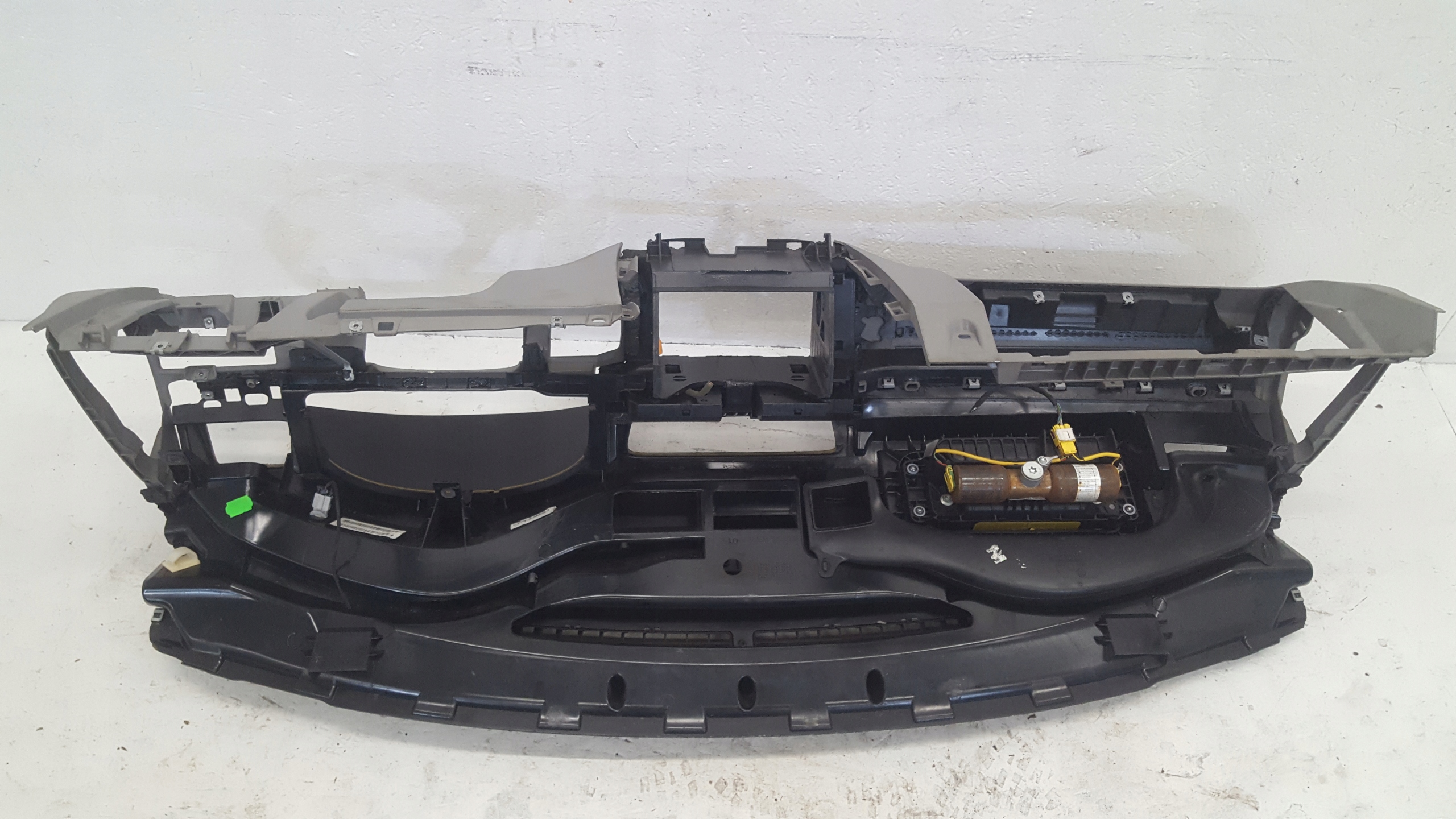dashboard instrument panel VOLKSWAGEN PASSAT B6 ZSB3C1857003