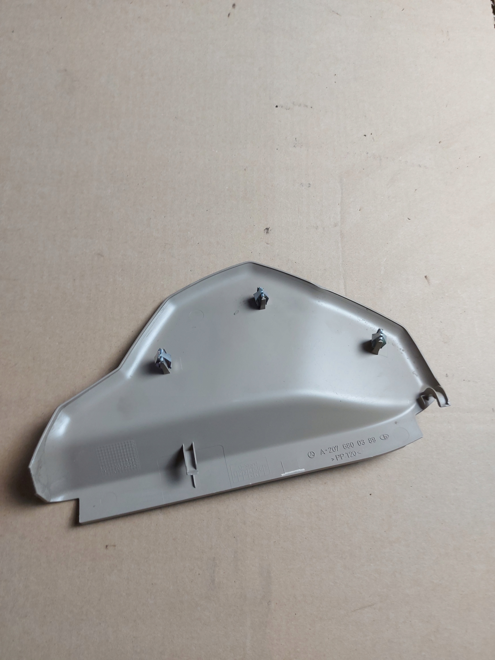 spoiler cover of the dashboard left MERCEDES E Coupe W207