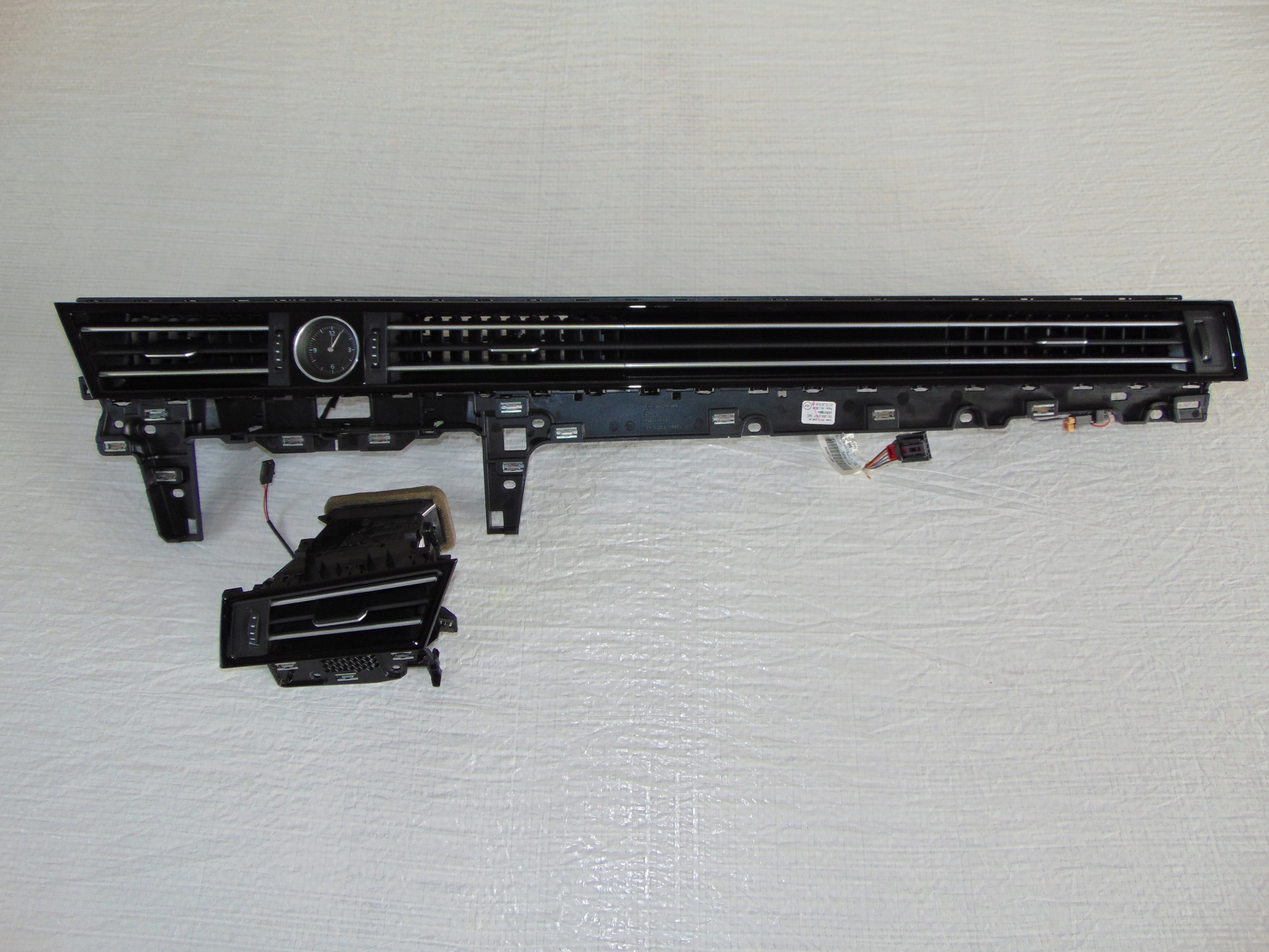 VW PASSAT B8 вентиляційна решітка годинник 3g1858416f