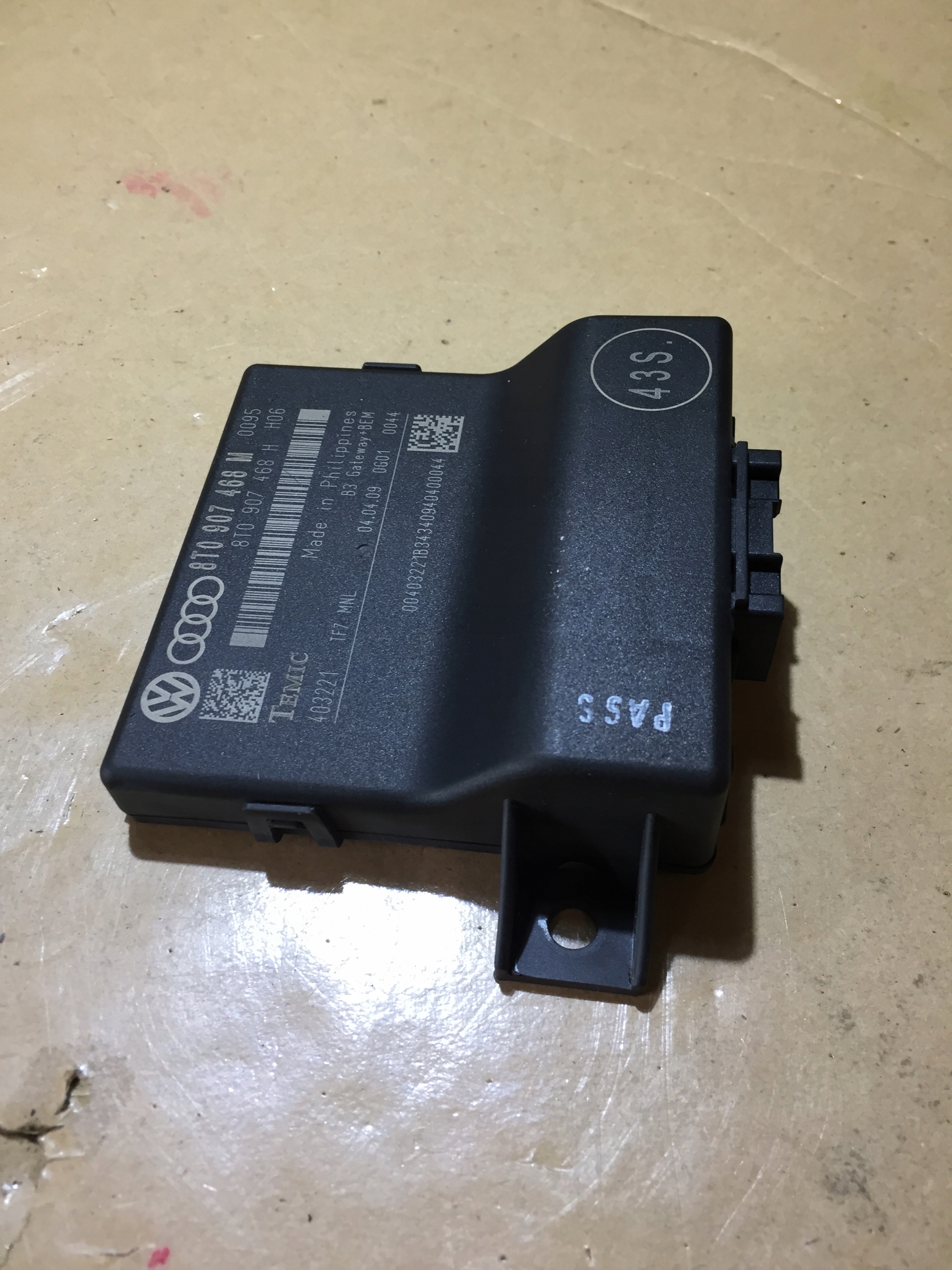 AUDI A5 A4 B8 modul Bedienteil GATEWAY 8T0907468M