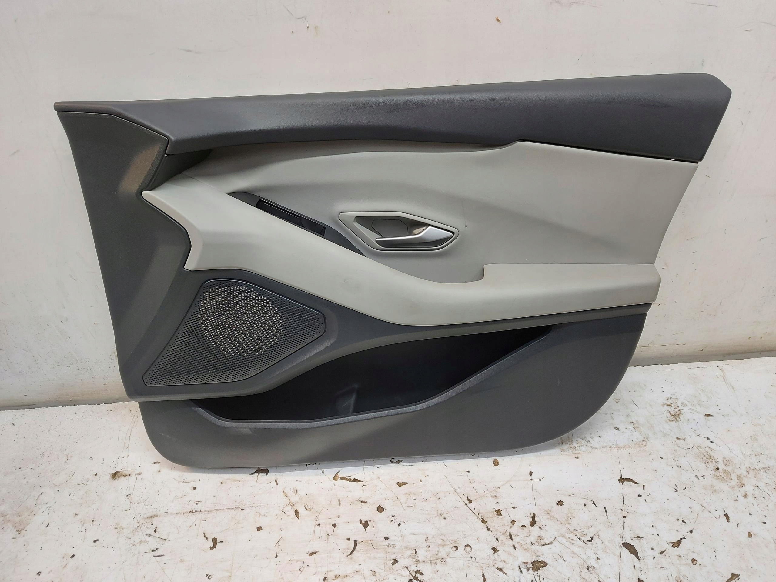 Ford Explorer VII R2KB upholstery side door right front