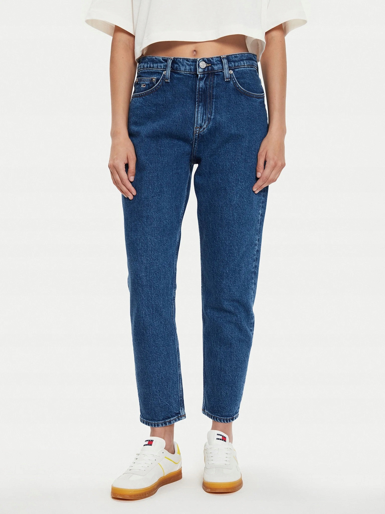 Tommy Jeans Dámské Mom Džíny S Oděrkami Modré 26/32 6FA