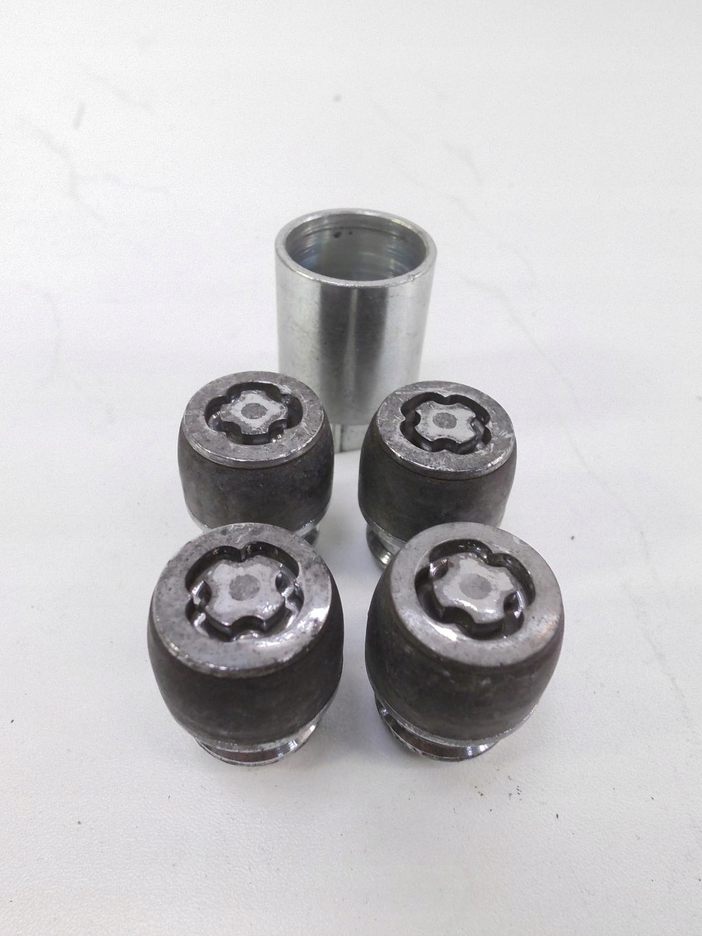 HYUNDAI TUCSON II 2016 NAKRETKI ZABEZPIECZAJACE