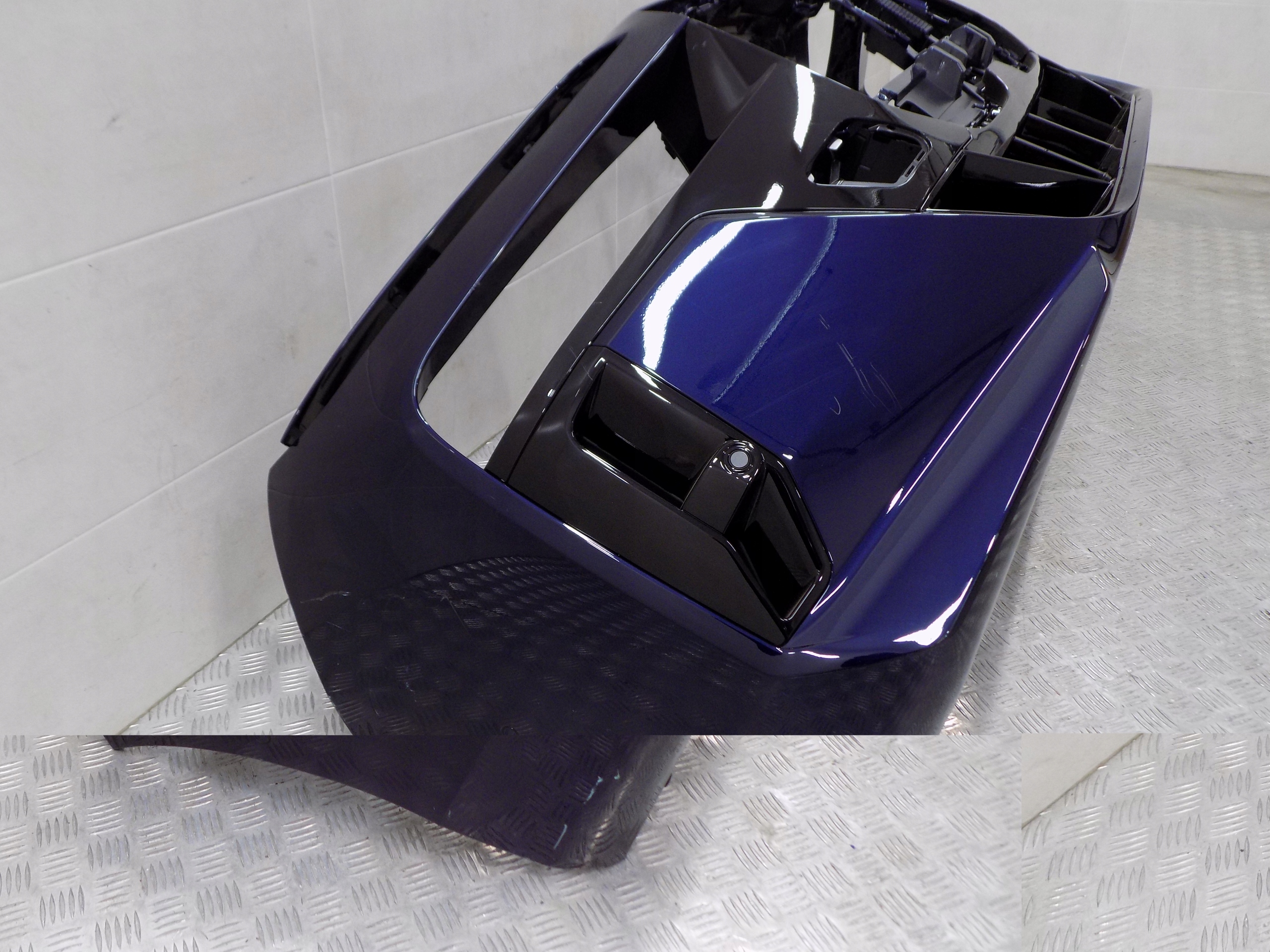 BMW 7 G70 front bumper TANSANITBLAU X10 M-PAK