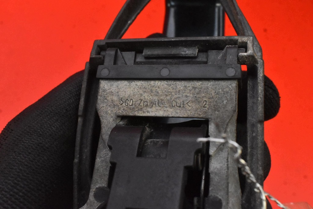 handle left front front CIEMNOZIELONA 3B0837885/886 VW PASSAT B5 LIFT
