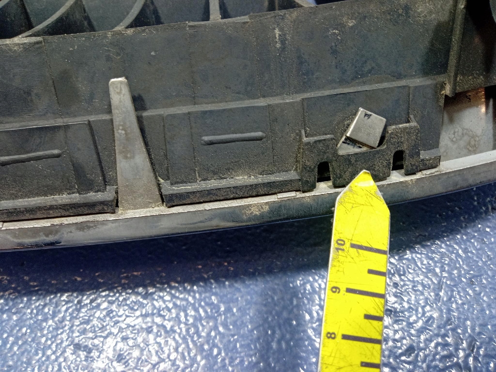 seat Toledo III ALTEA Leon II решетка радиатора 5P0853654