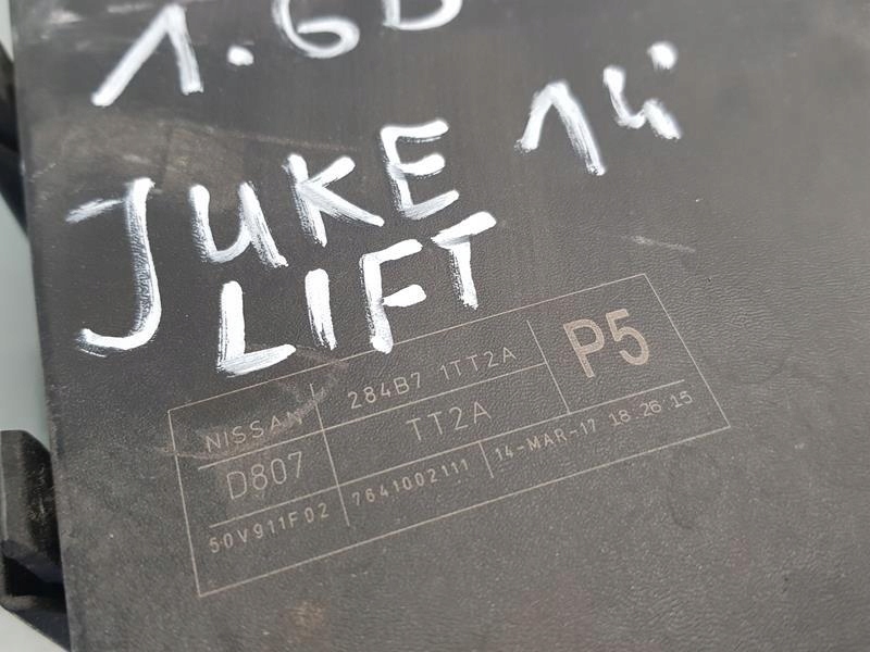 SKRZYNKA BEZPIECZNIKÓW BSI JUKE I 1.6 284B71TT2A Producent części Nissan OE