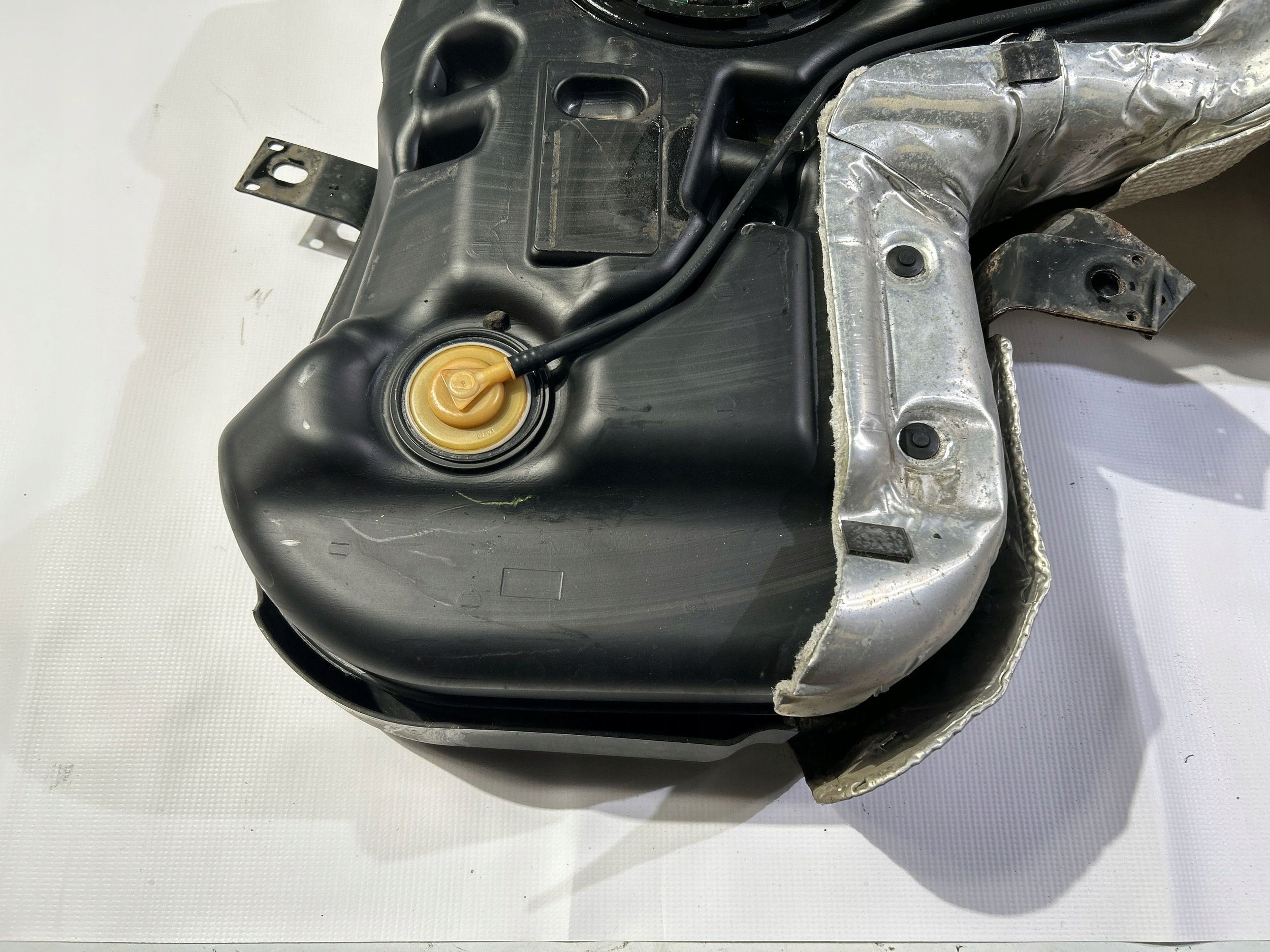 fuel tank tank complete pump plywak Dodge Durango 2014