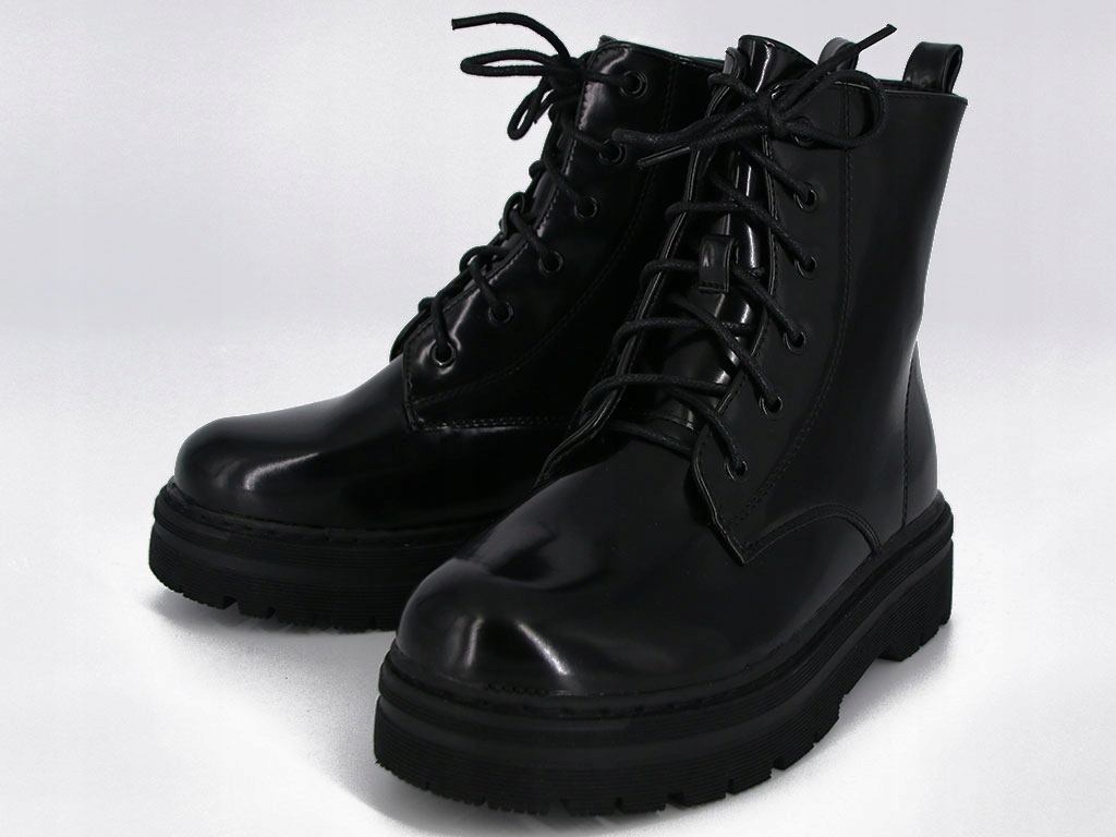 MODNE TRAPERY GLANY BOTKI DZIECIĘCE CZARNE LAKIEROWANE DLA DZIEWCZYNKI 31 Kolor czarny