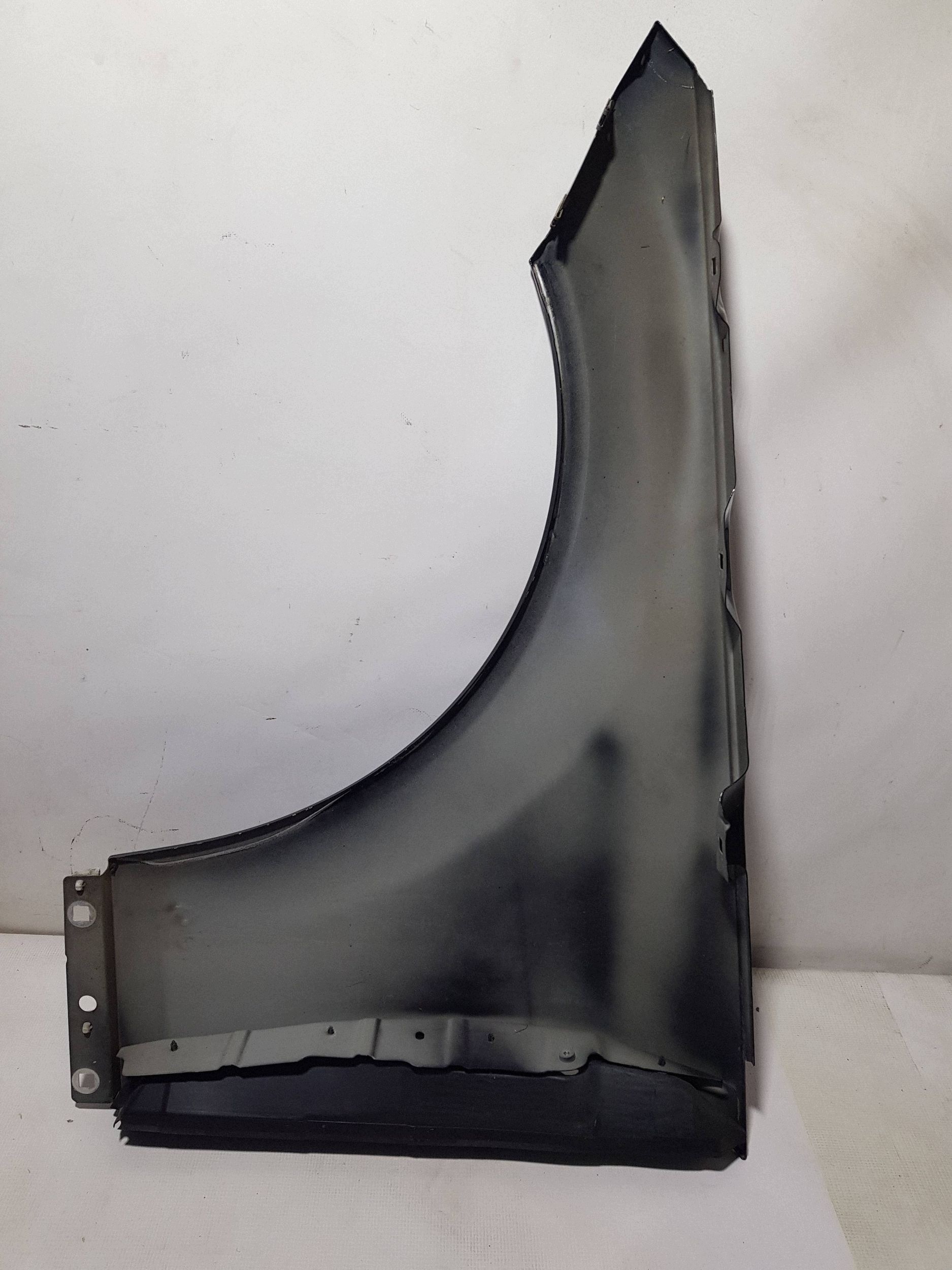 fender front front right Mercedes C W204 197 c197
