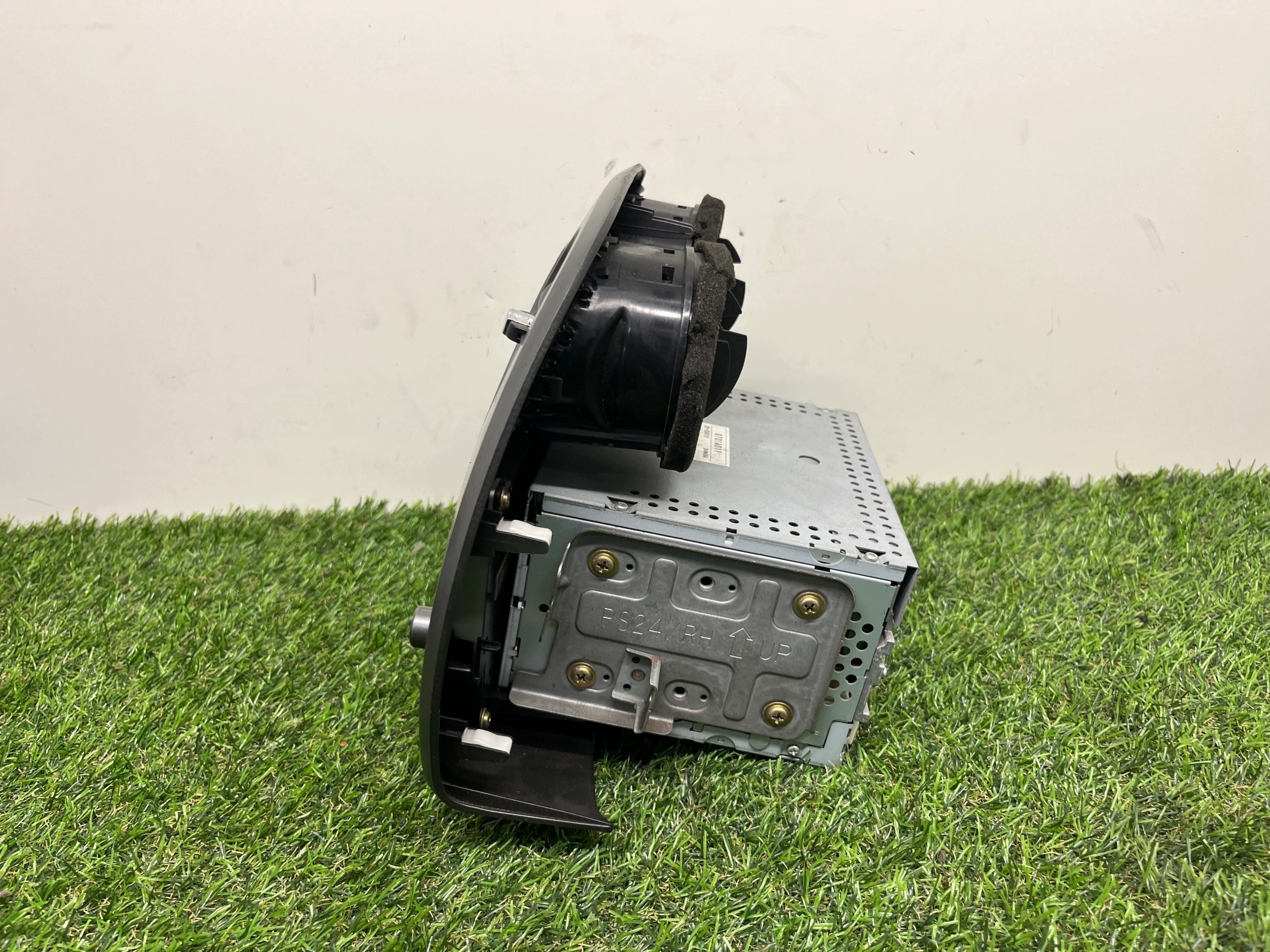 RADIO FABRYCZNE MITSUBISHI ECLIPSE MN121397HA