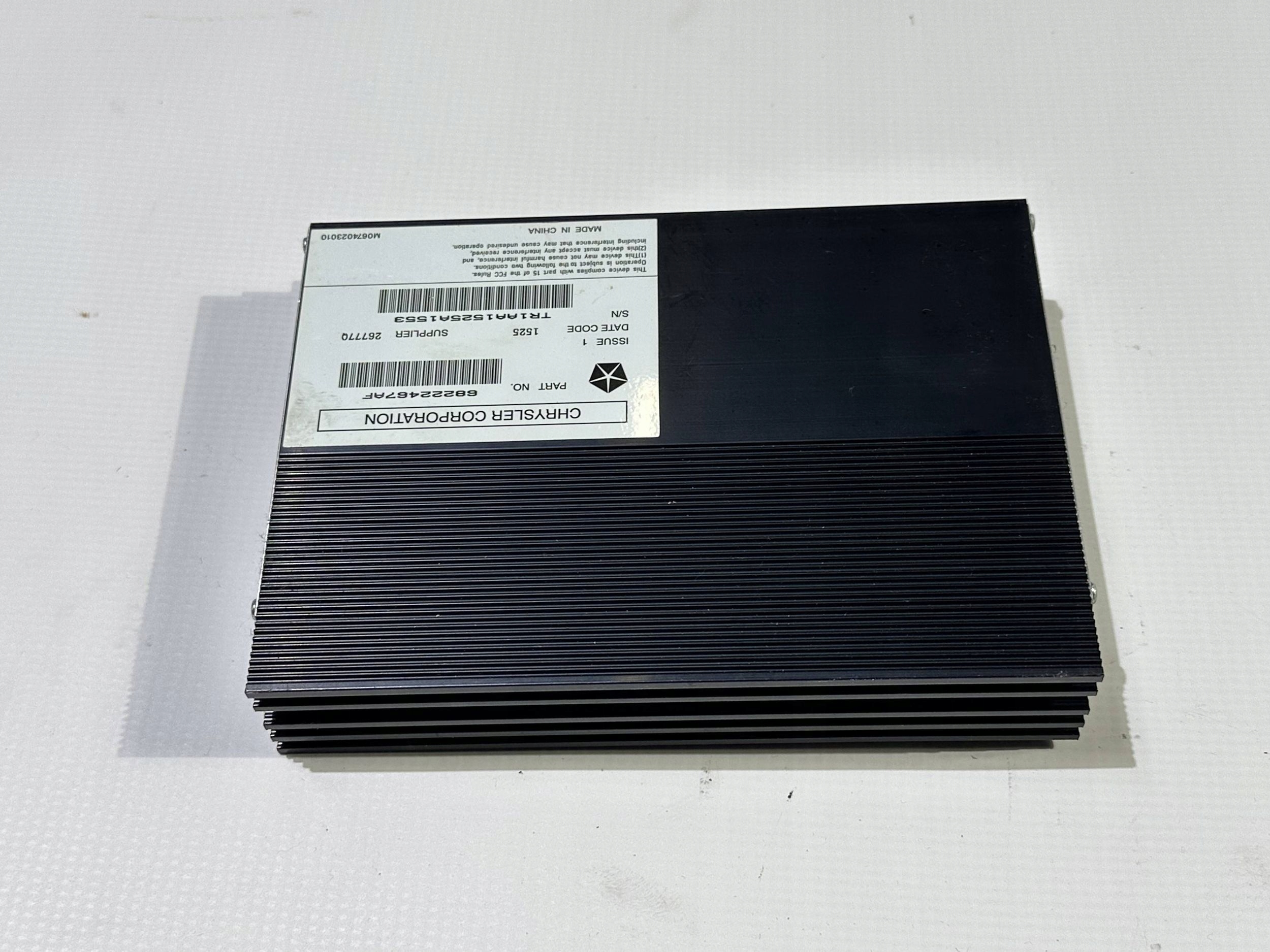 amplifier module audio dzwieku Dodge Challenger Charger 2015+