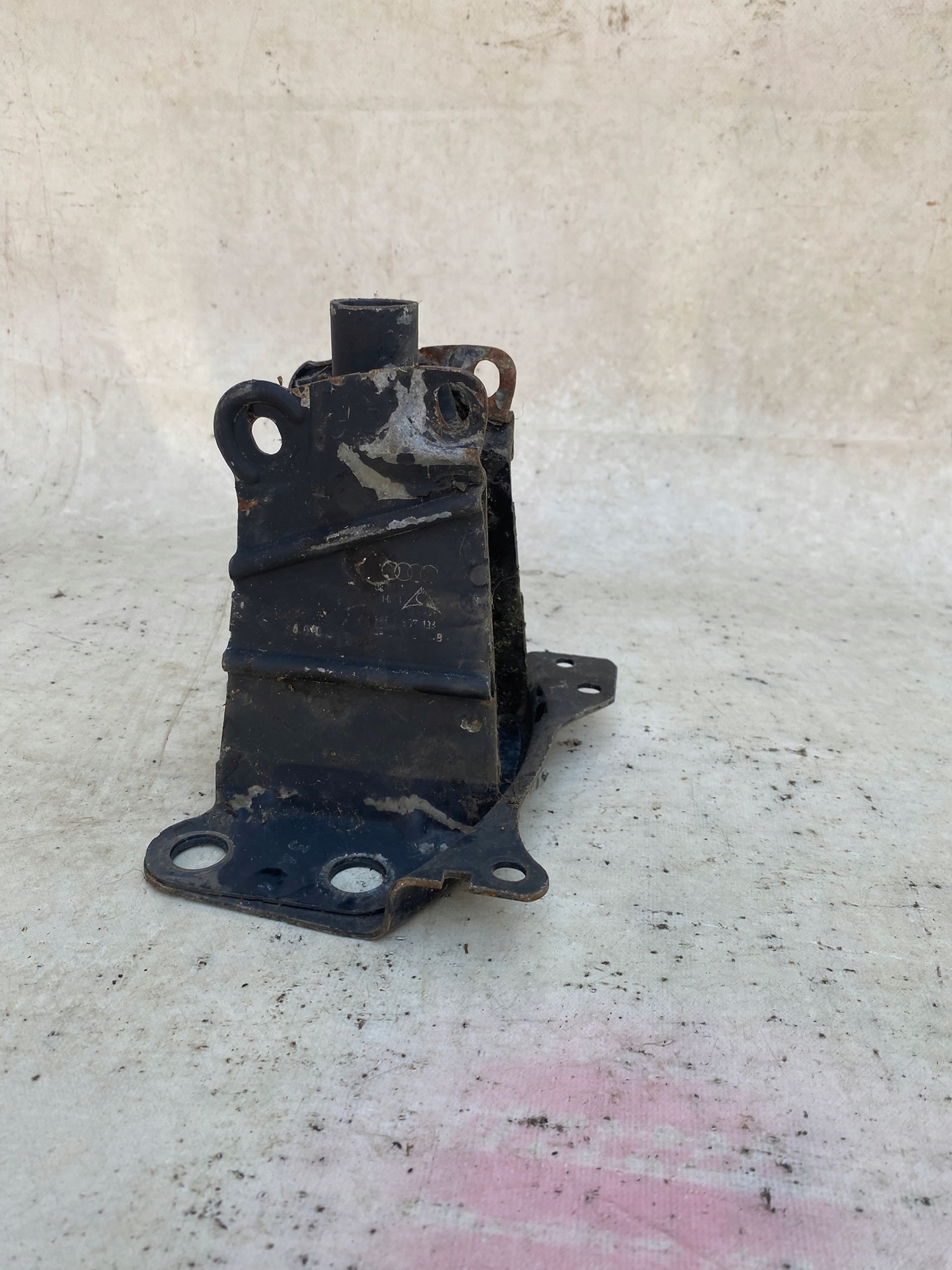 AUDI A3 8P beam tip right front 8P0807134