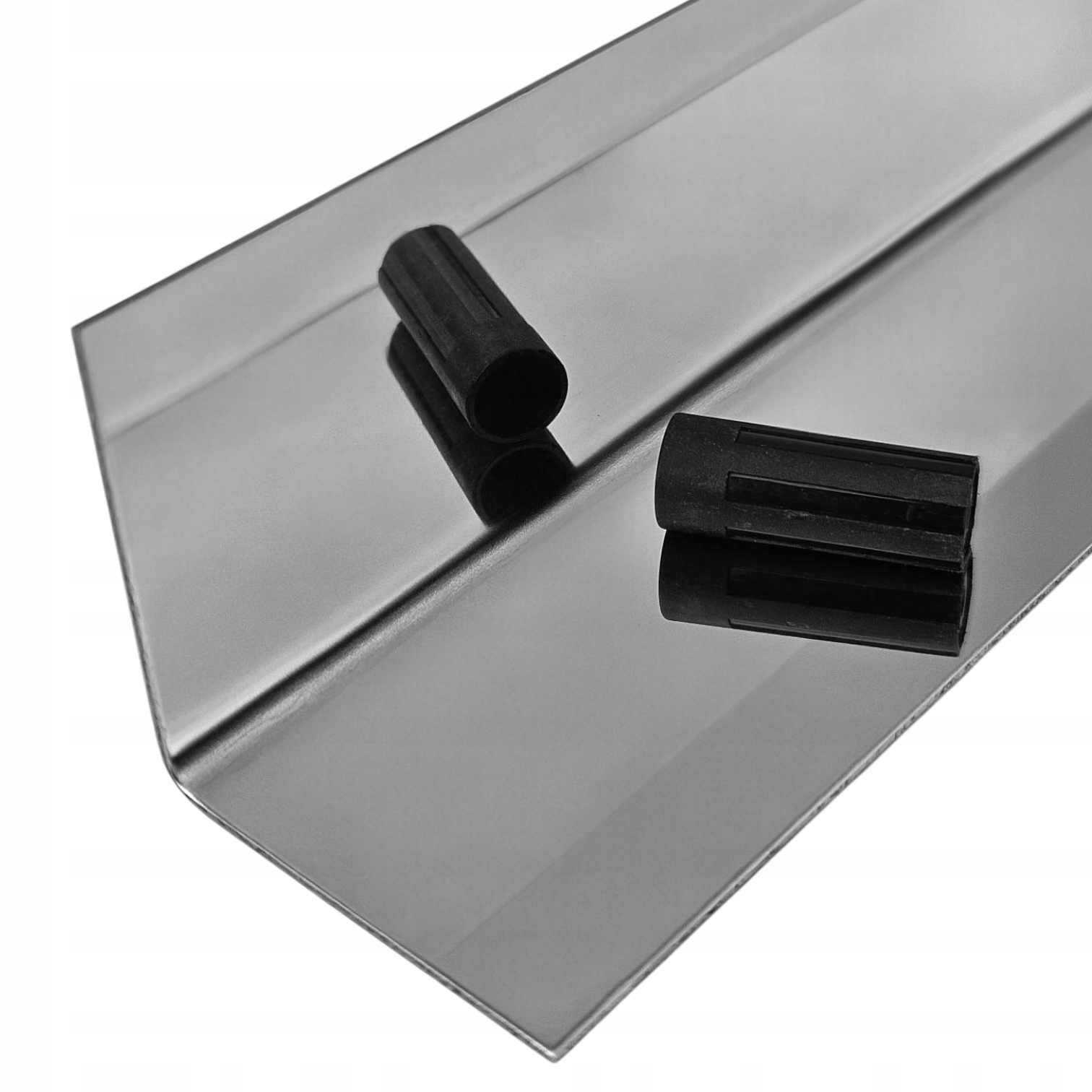 Uholník nerezový leštiaci 90x110x2 mm 130 cm vnútorný ozdobný