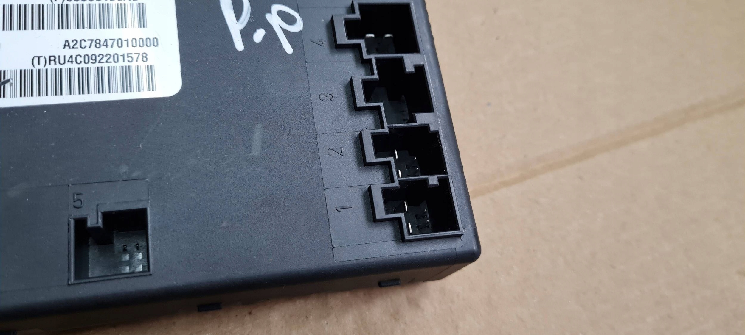 Chrysler Pacifica 2022 module control unit seat right front 68530190AC