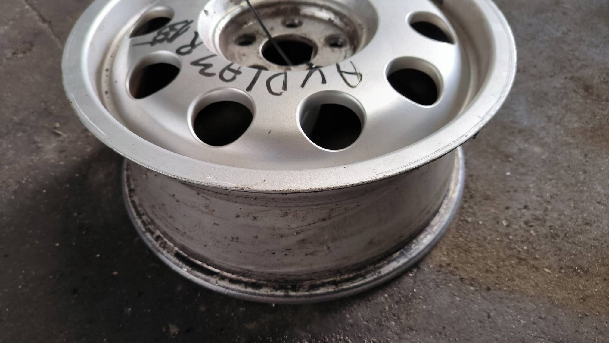 disk hliníkový 15'' 5X100 8L0601025E AUDI A3 8L