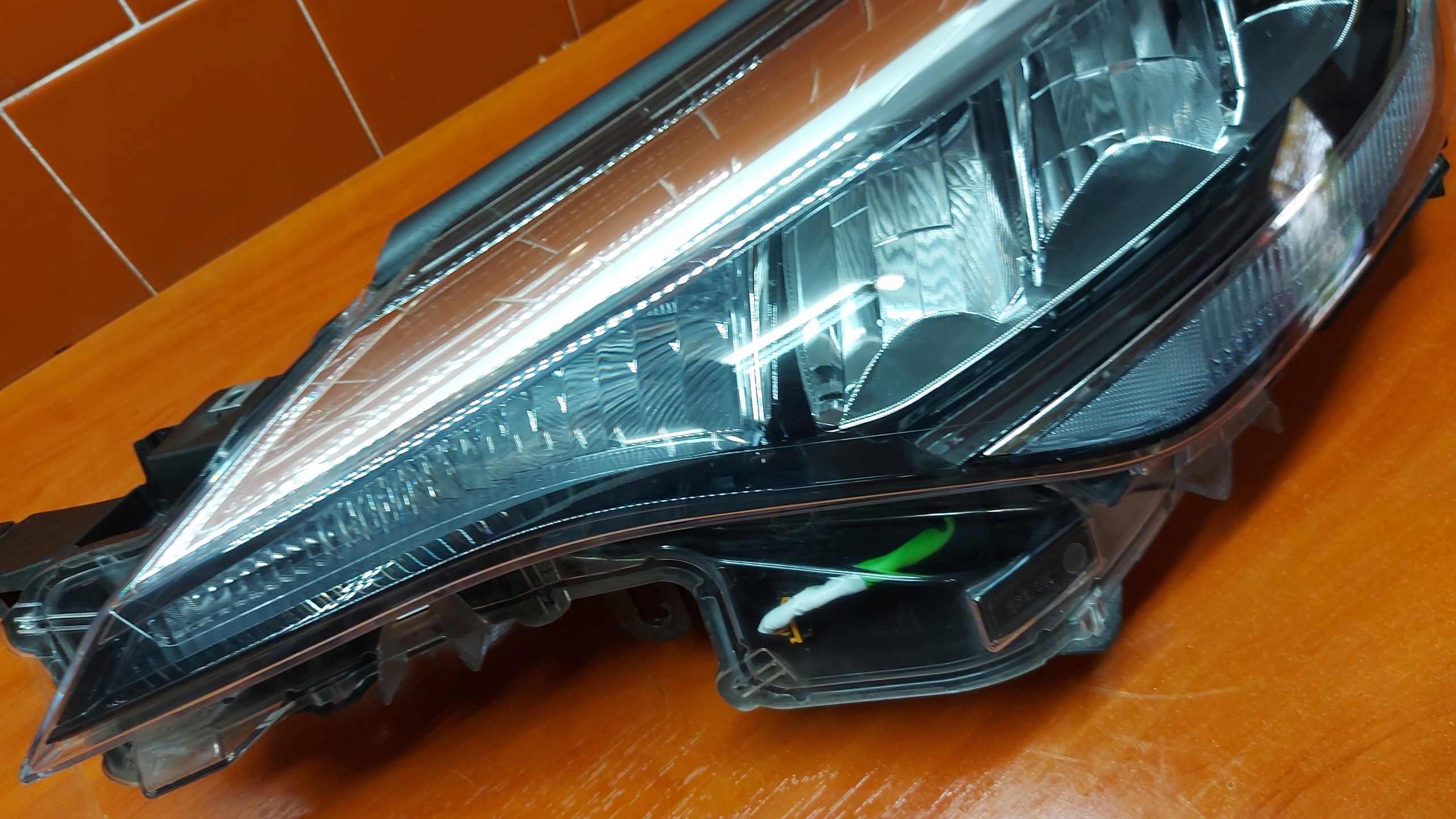 REFLEKTOR light left left front TOYOTA CHR C-HR 19- LIFT