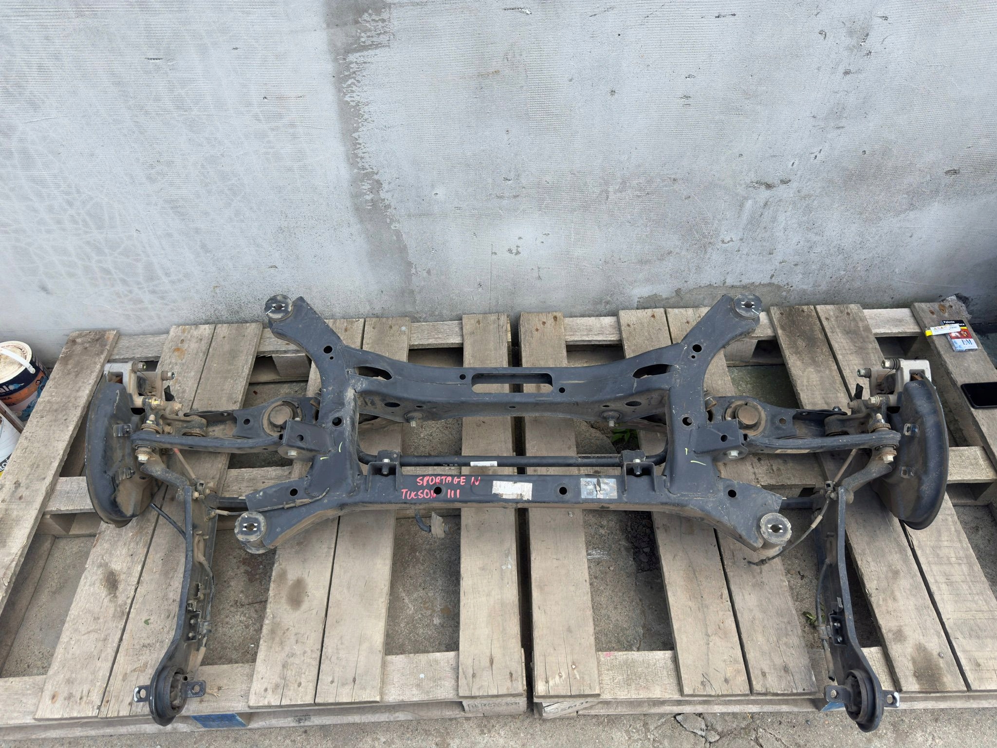 ZAWIESZENIE TYŁ OŚ TYLNA WÓZEK ZWROTNICA KIA SPORTAGE IV TUCSON III JAN