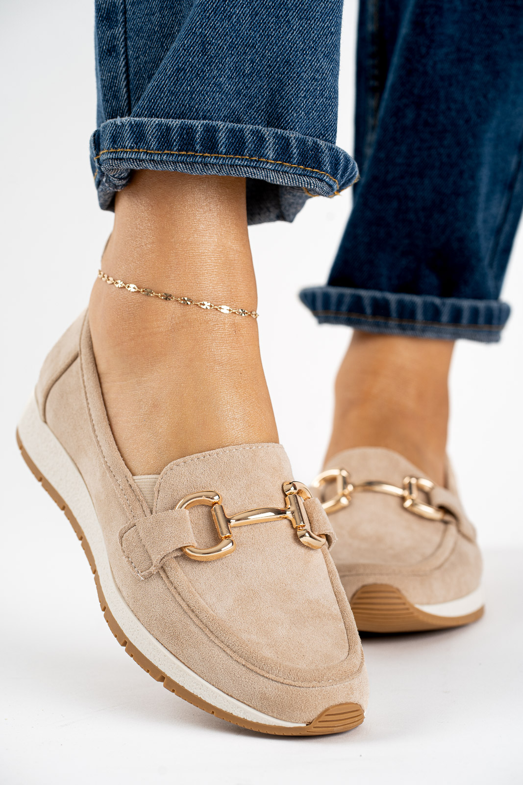 Beżowe mokasyny damskie z ozdobą loafersy zamszowe 39