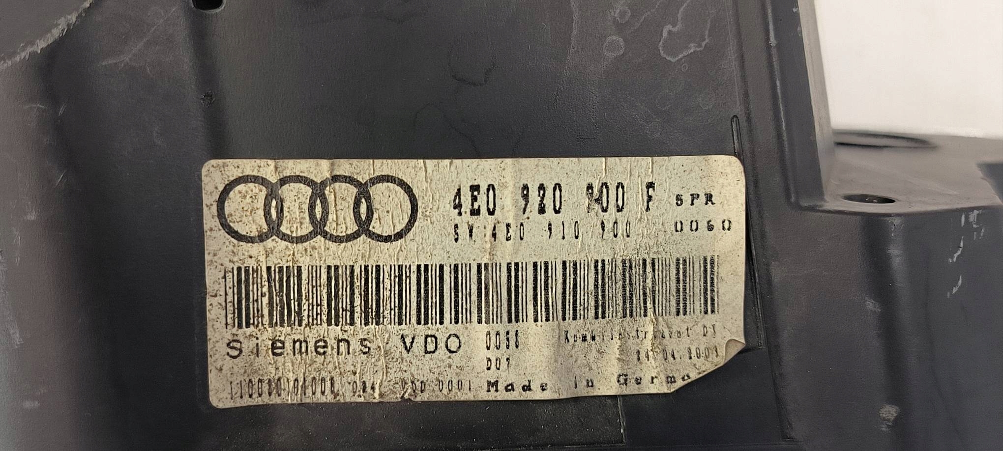 budíky hodiny 4E0920900F AUDI A8 D3
