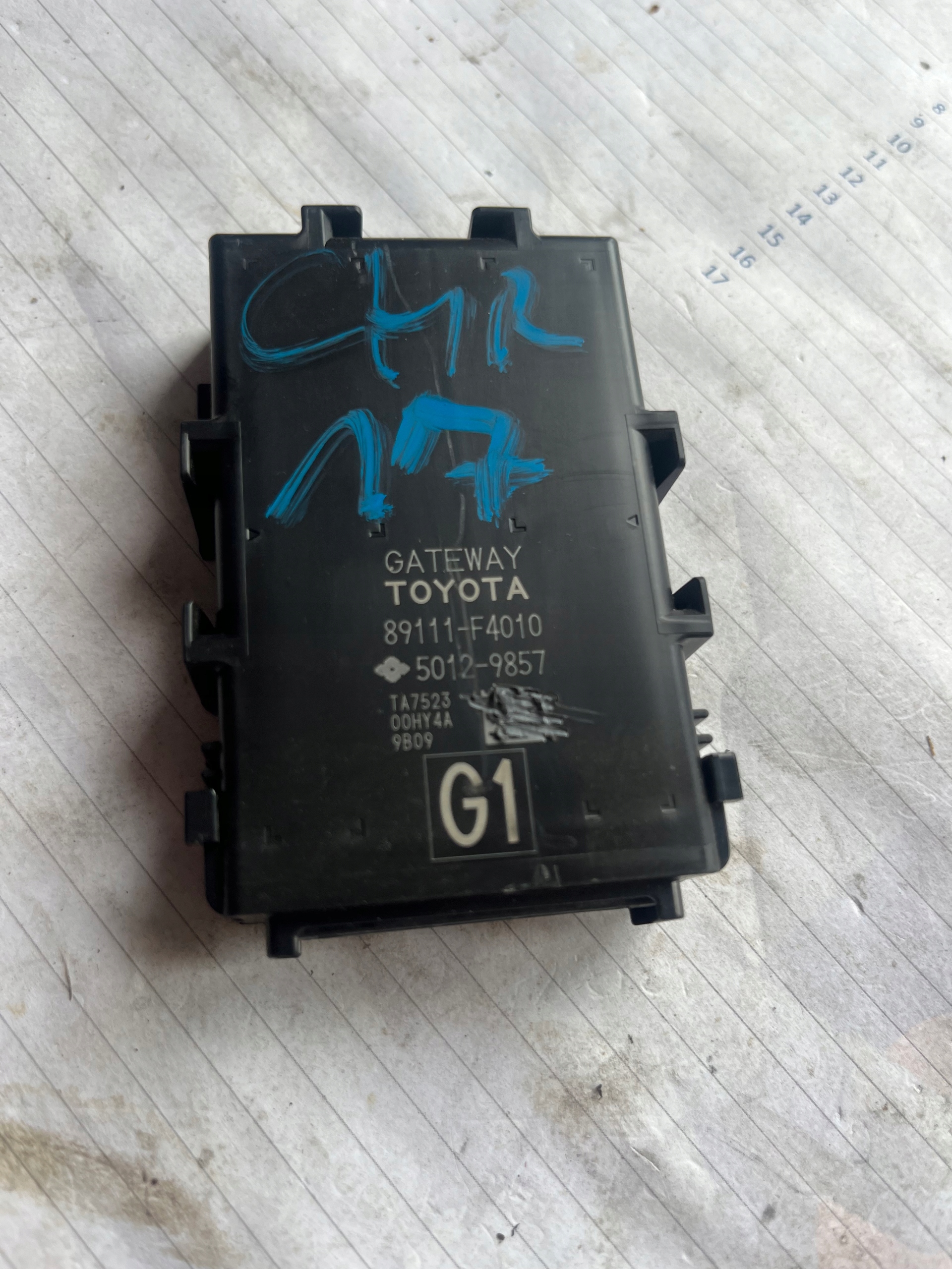 Sterownik Moduł Gateway Toyota C-HR 89111-F4010 Producent części Toyota OE