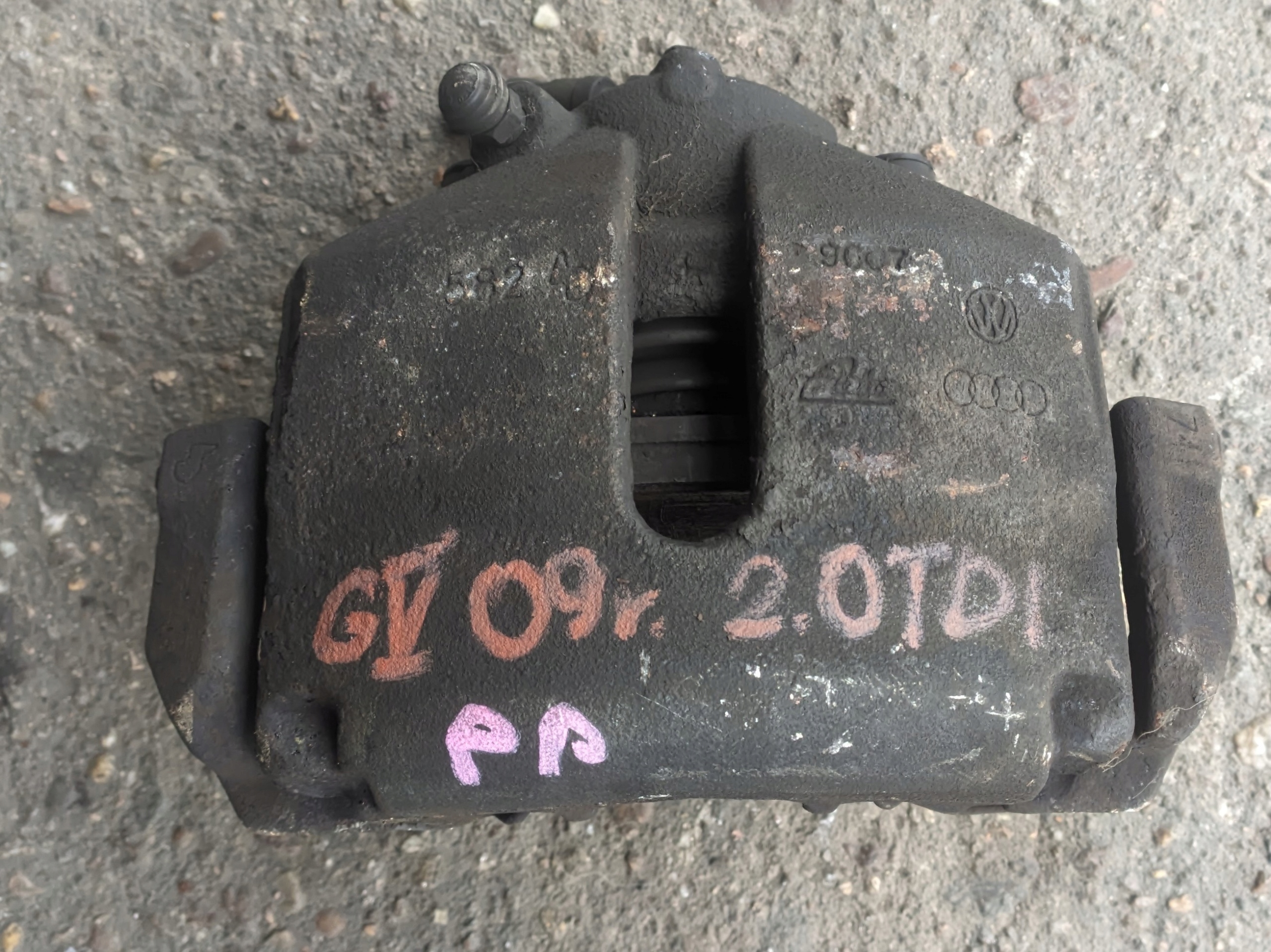 VW GOLF V KOMBI 2.0 TDI 09R caliper brake right front