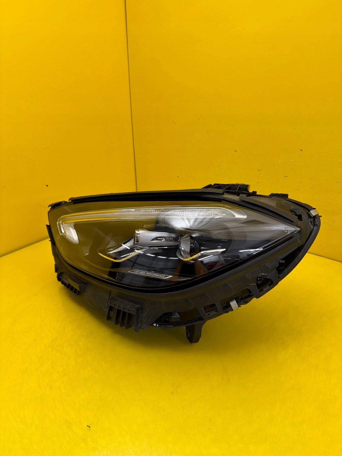light left Mercedes C-Klasa W206 Full Led High Performance A2069068104