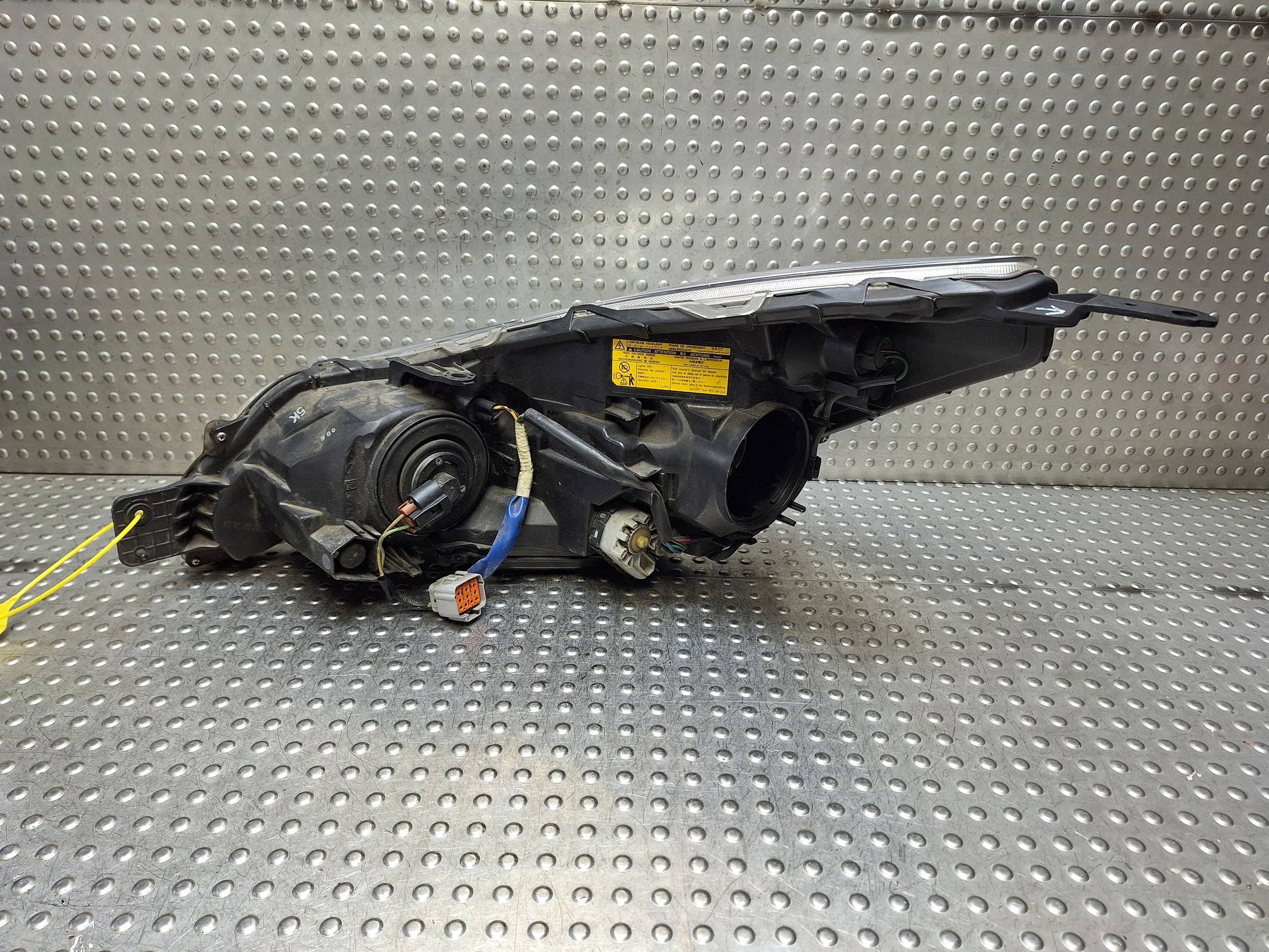 XENON right REFLEKTOR SUBARU LEGACY OUTBACK 09-12 EU
