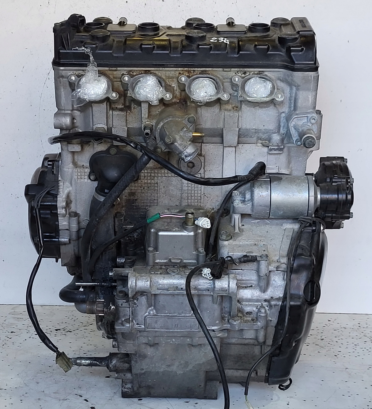 Silnik goły słupek Suzuki GSX-R GSXR 600 K4 K5 2004-2005r