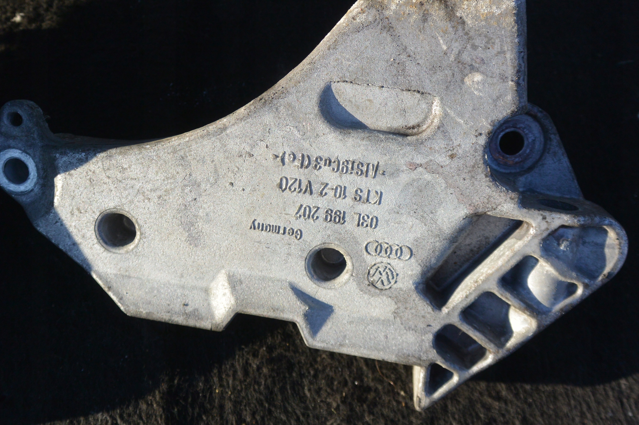 engine mount holder 2.0 TDI VW AUDI SEAT SKODA