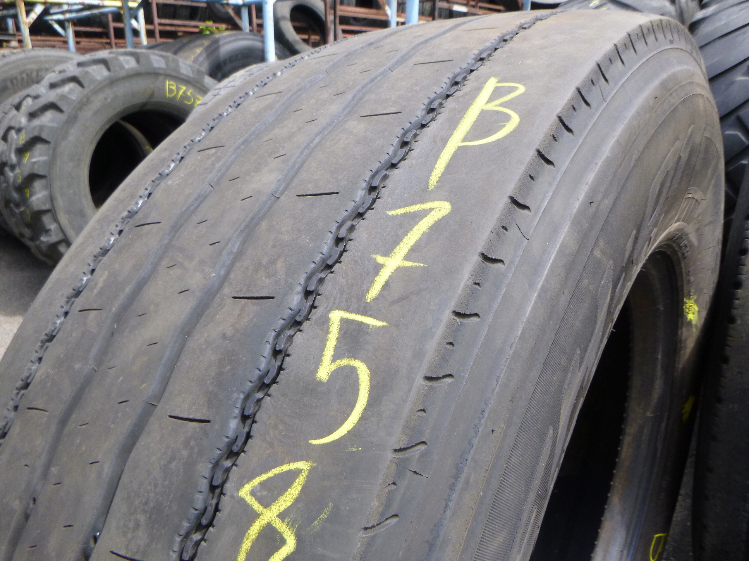 315 / 70R22,5 Pirelli FH01 передняя TIR б / у