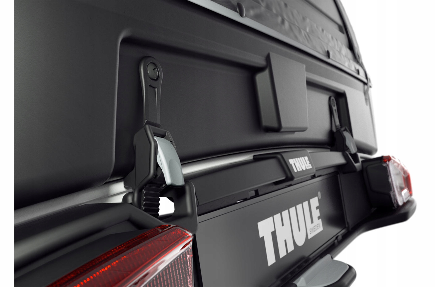 THULE BACKSPACE XT LEKKI I WYTRZYMALY BOX BAGAZOWY Model BackSpace XT