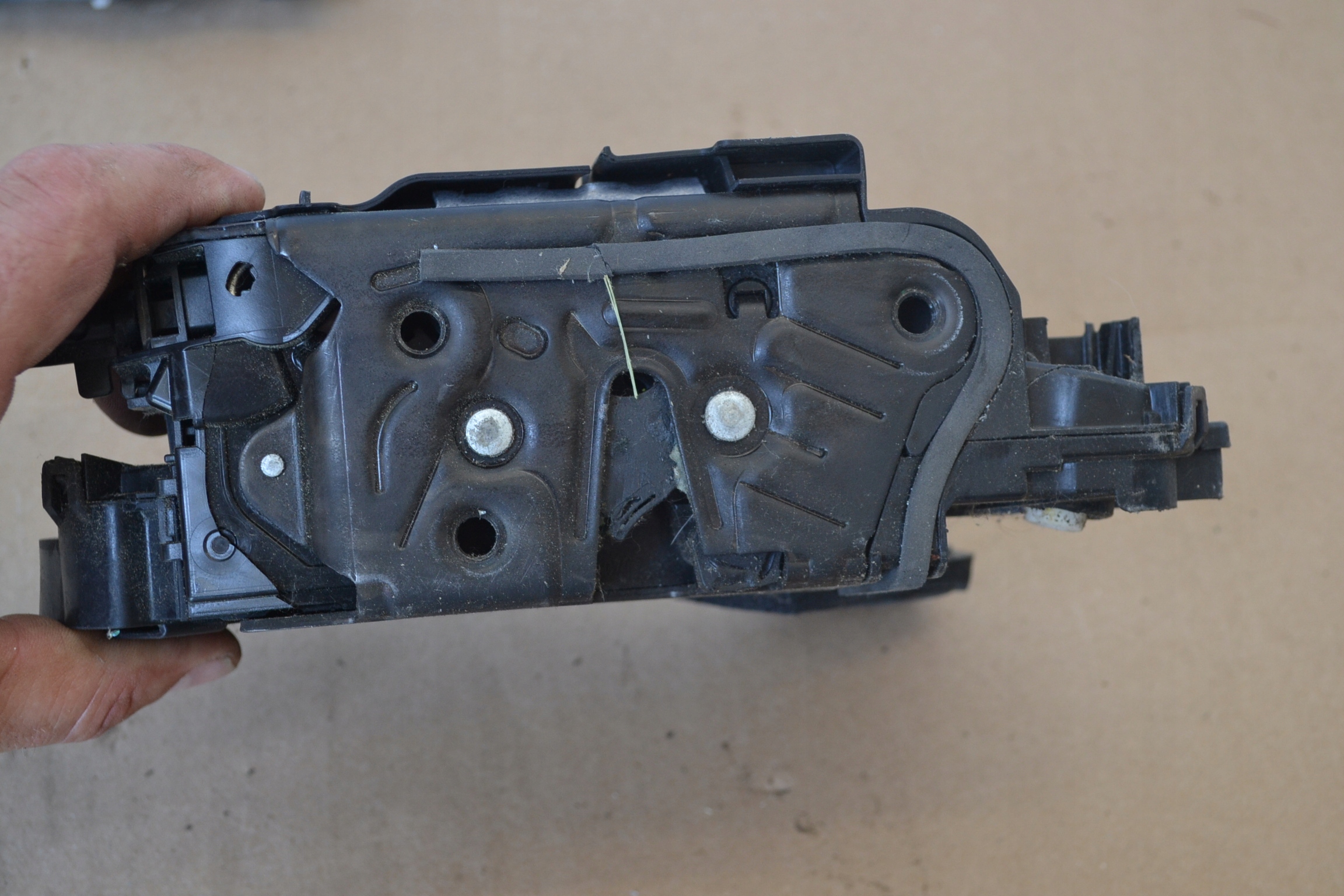 lock door front front right VW CADDY III 3 2K5 15-20 7 vertical 5TB837016A