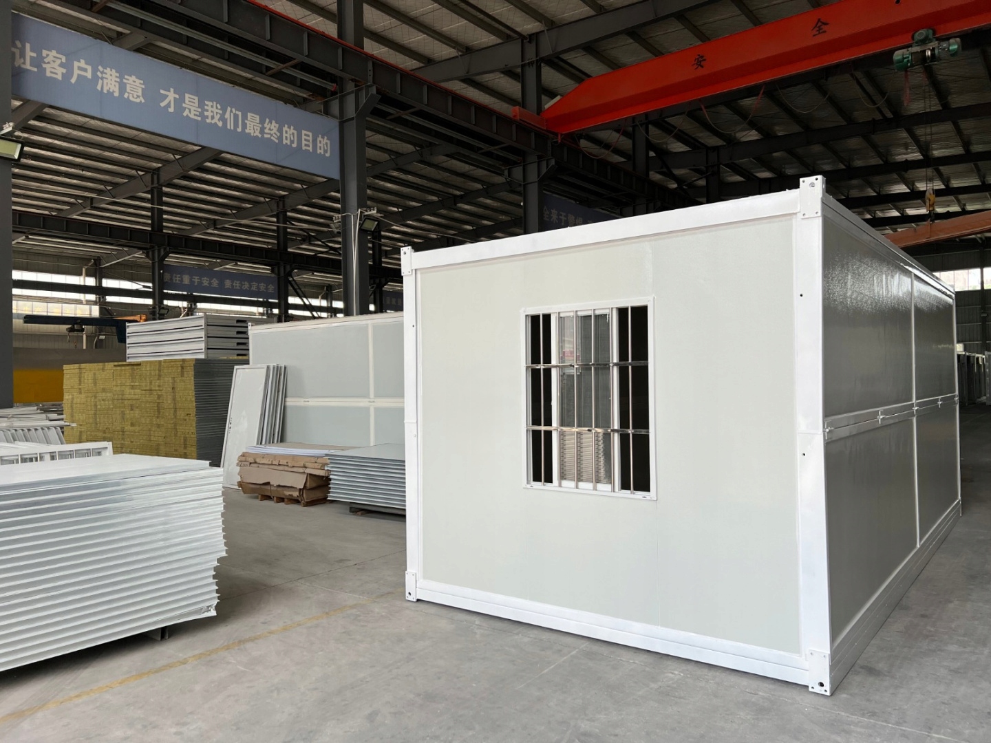 Kontener socjalny 5,8 x 2,48 m Waga 1200 kg