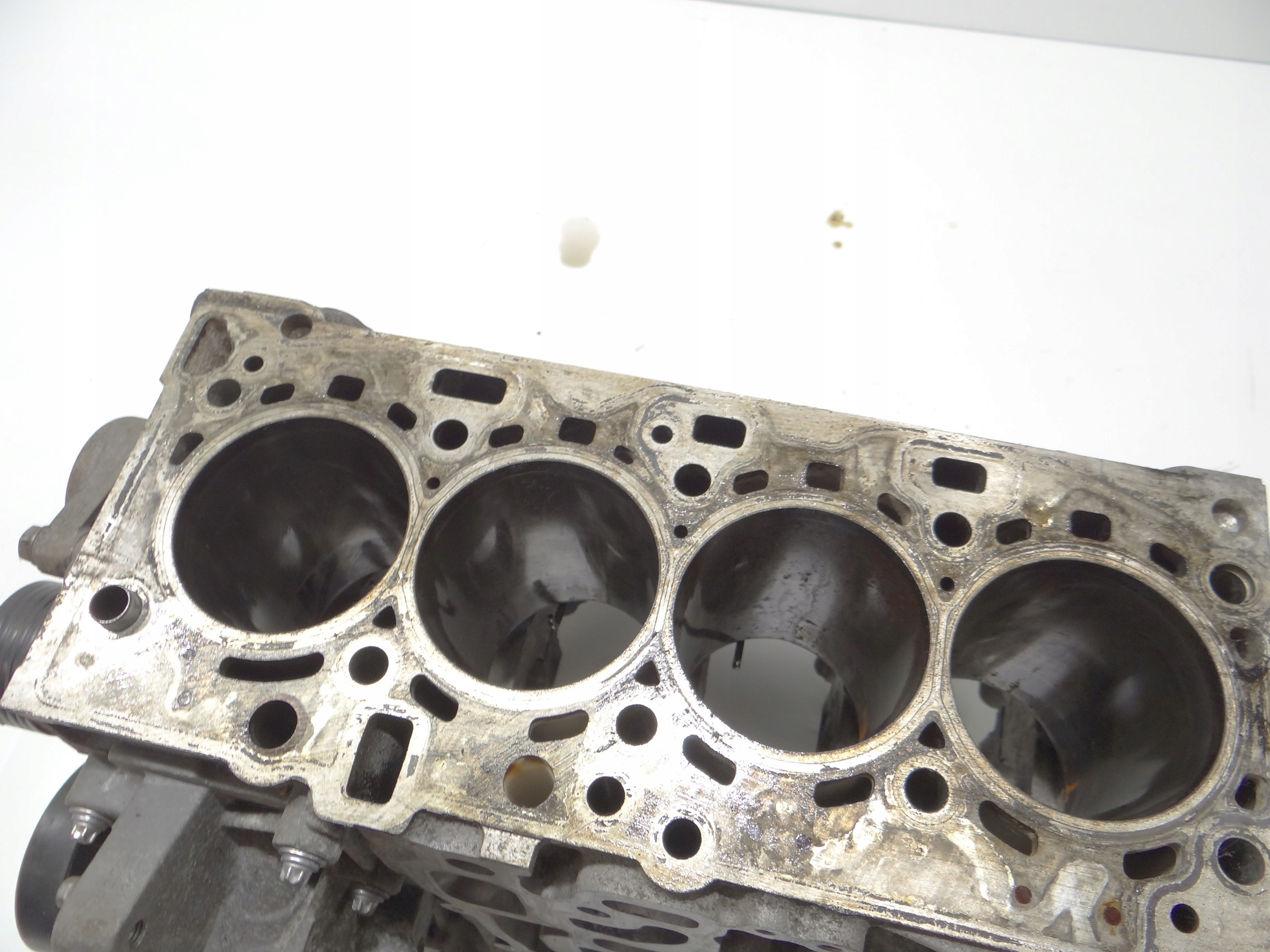 BLOK SILNIKA MINI R60 N47 OE 7823029 Typ samochodu Samochody osobowe