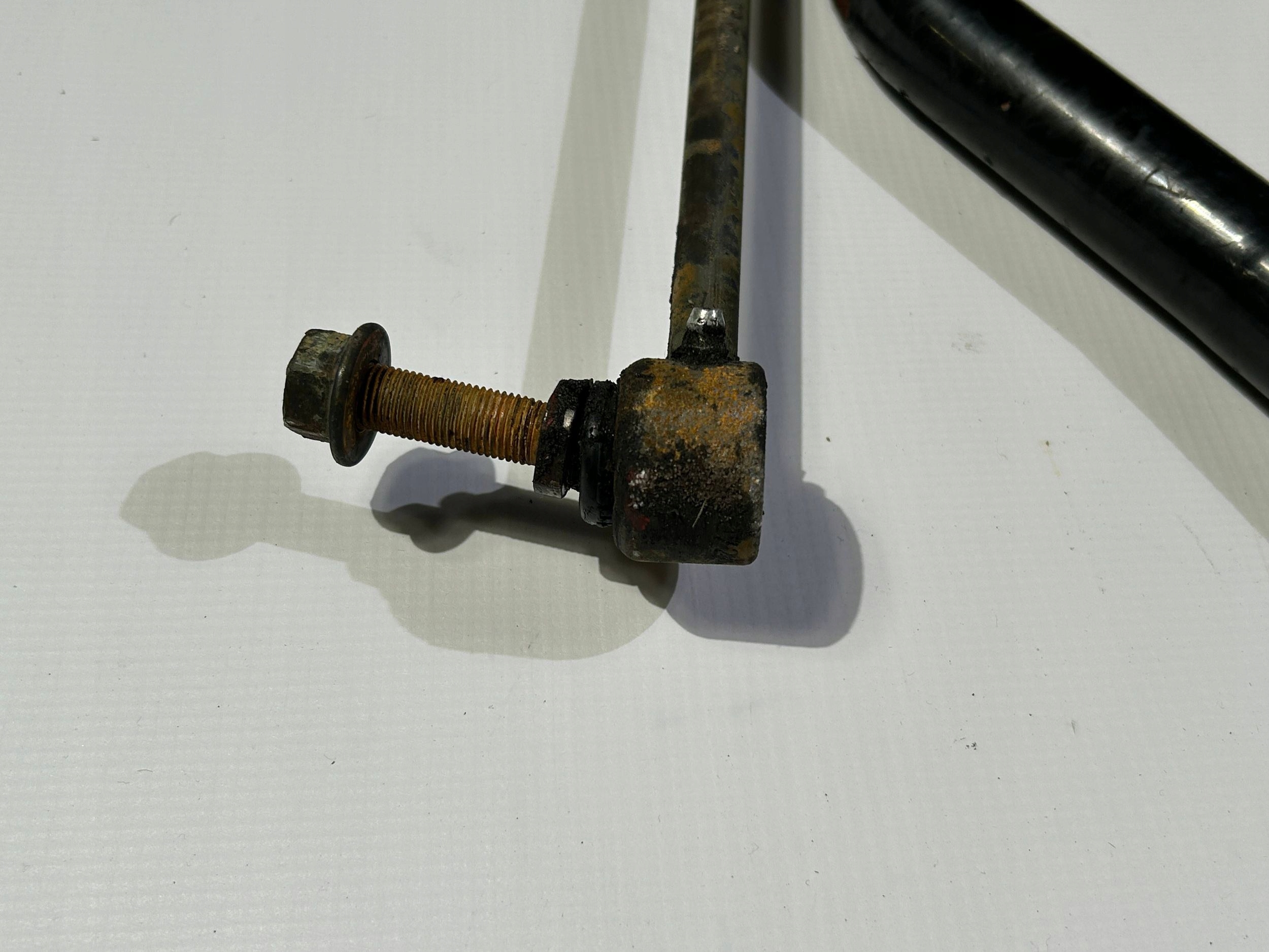 stabilizer rod front front Ford Mustang GT 2011