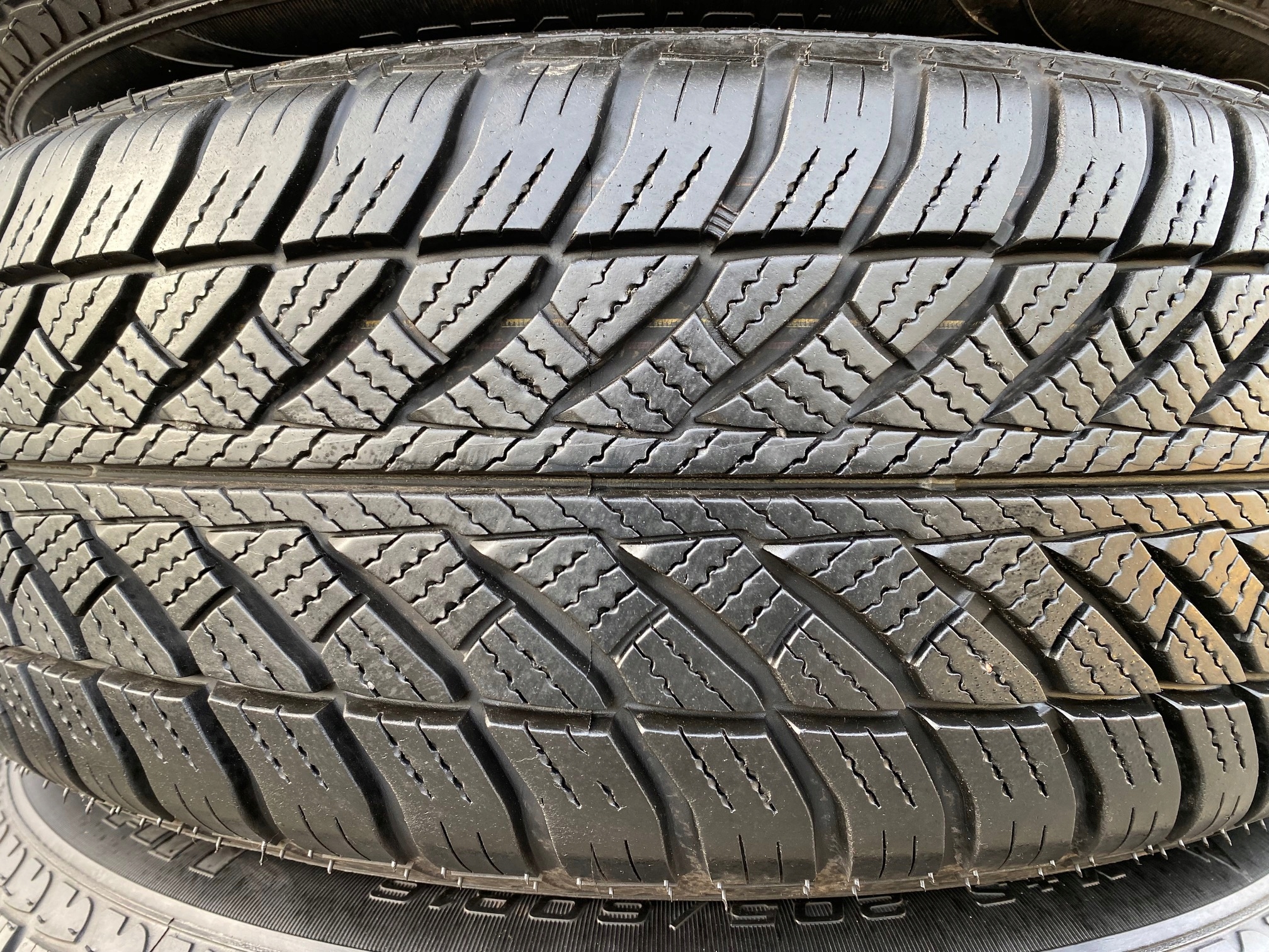 OEM KOŁA ZIMOWE BMW 3 F30 F31 F36 205/60/16 GoodYear 8mm Marka opon Goodyear
