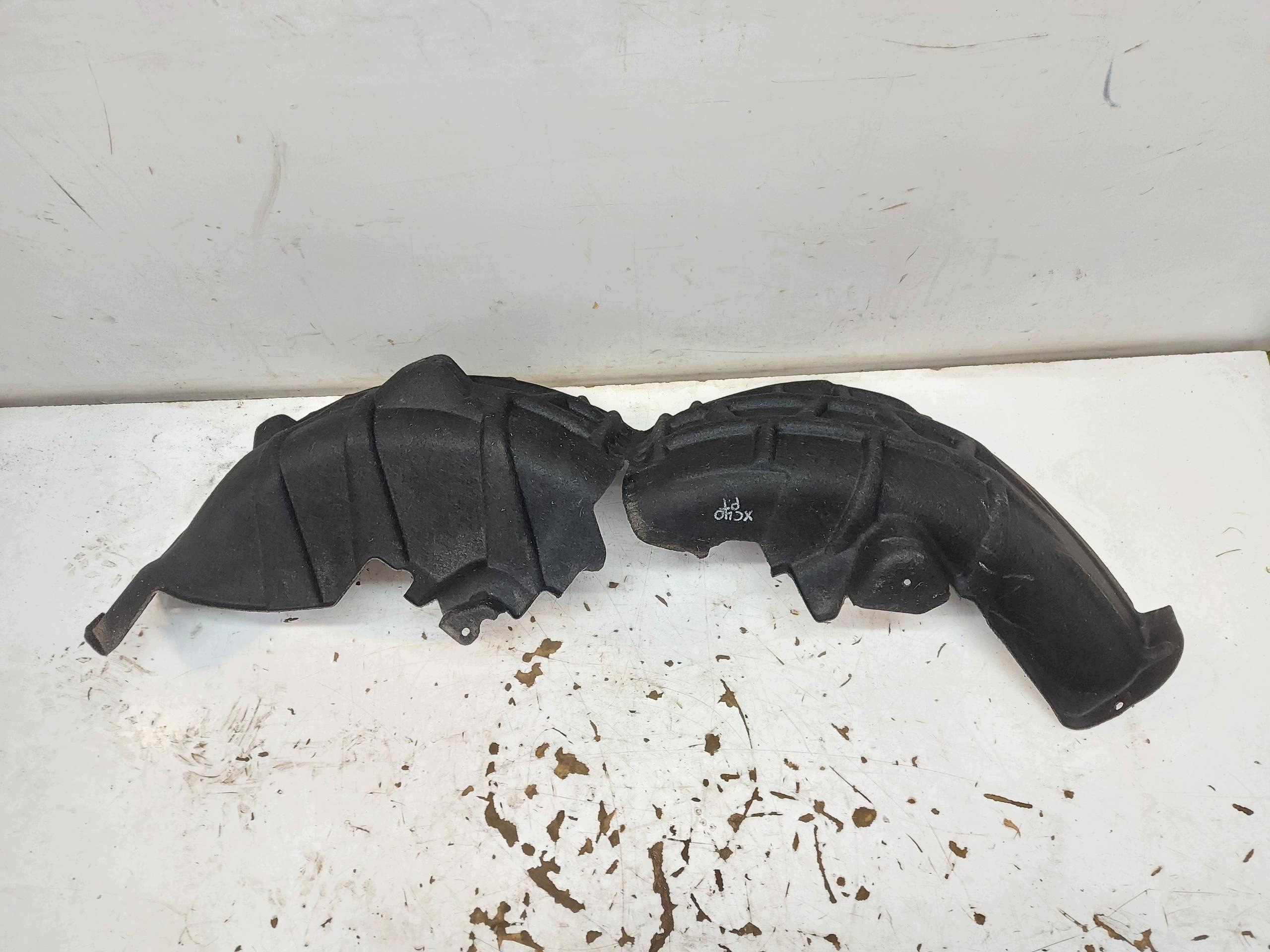 Volvo XC40 Lift Recharge mudguard rear part right