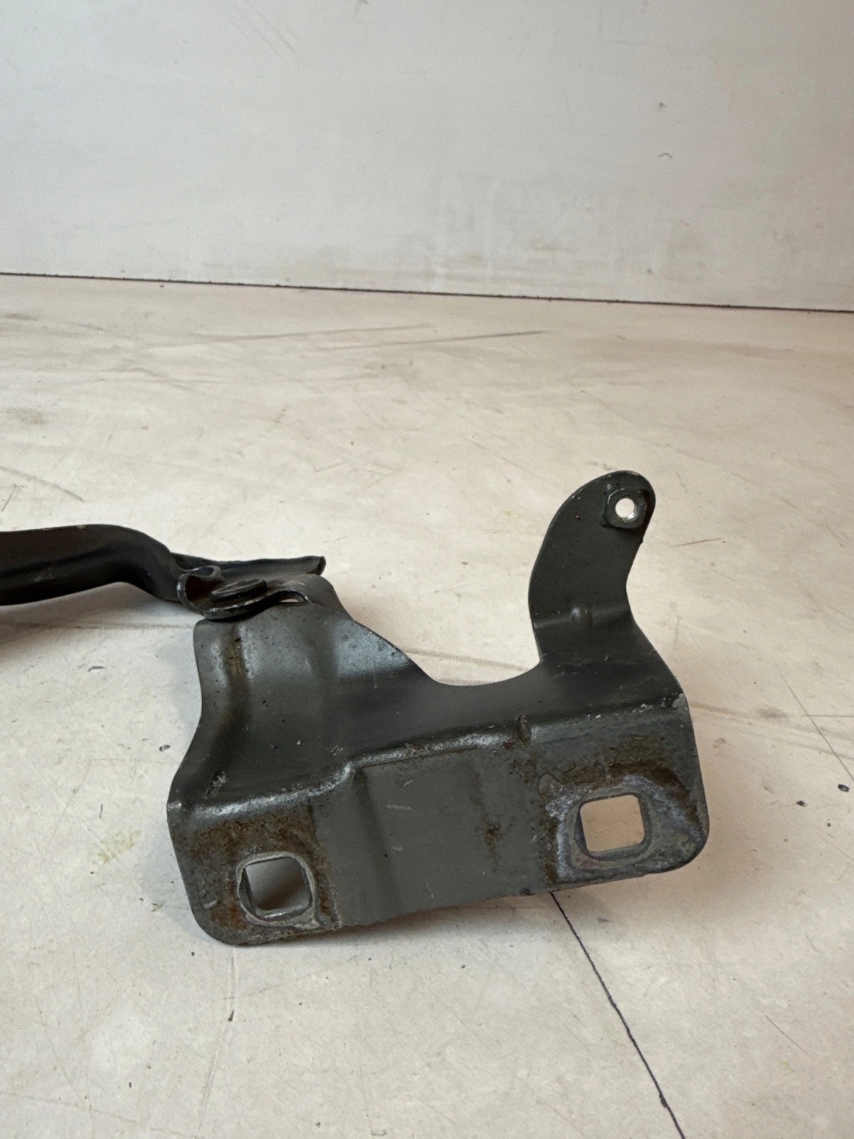 hinge bonnets front front left Renault Koleos and