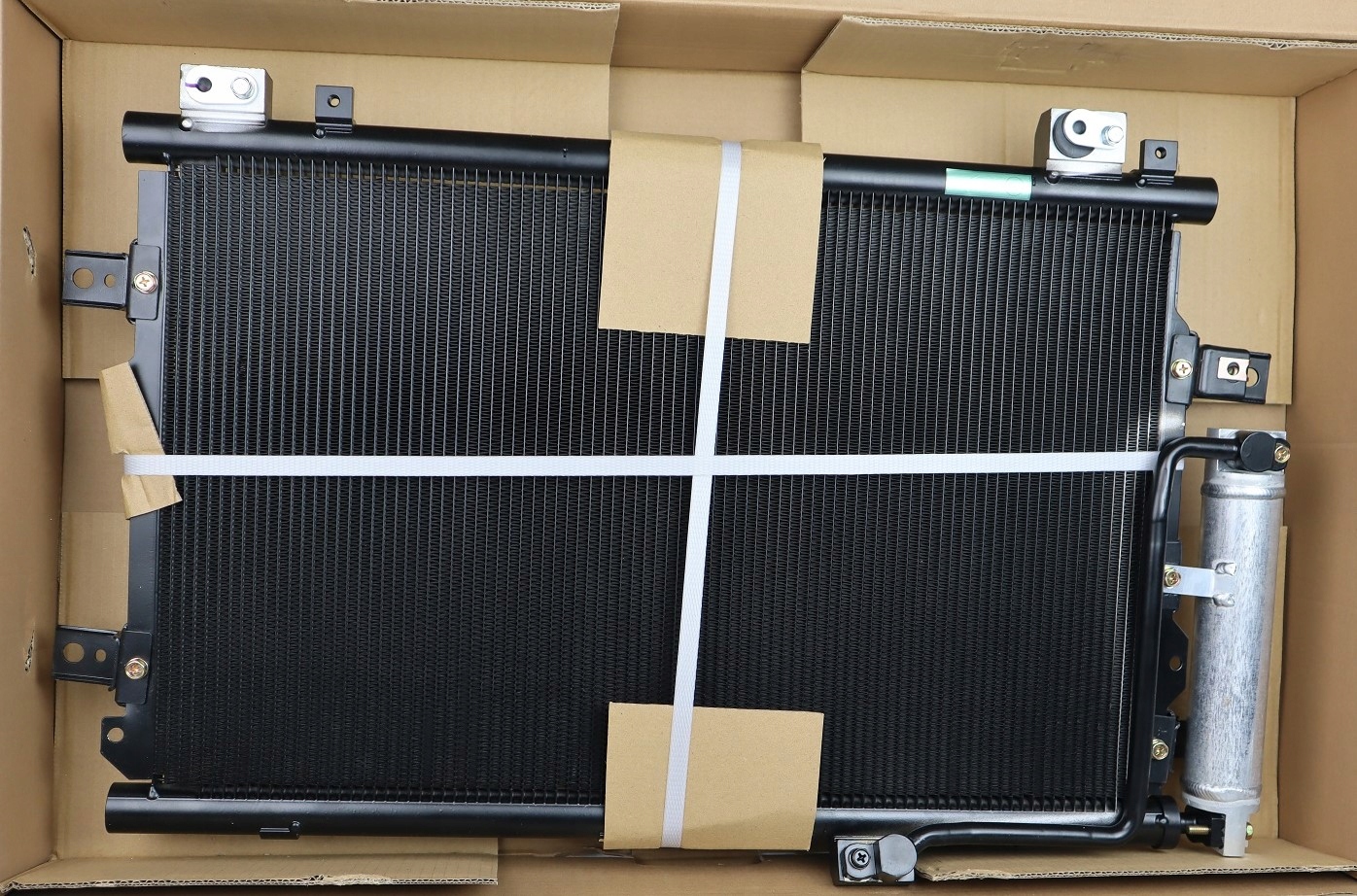 Радиатор кондиционера Hyundai IONIQ 2018 -