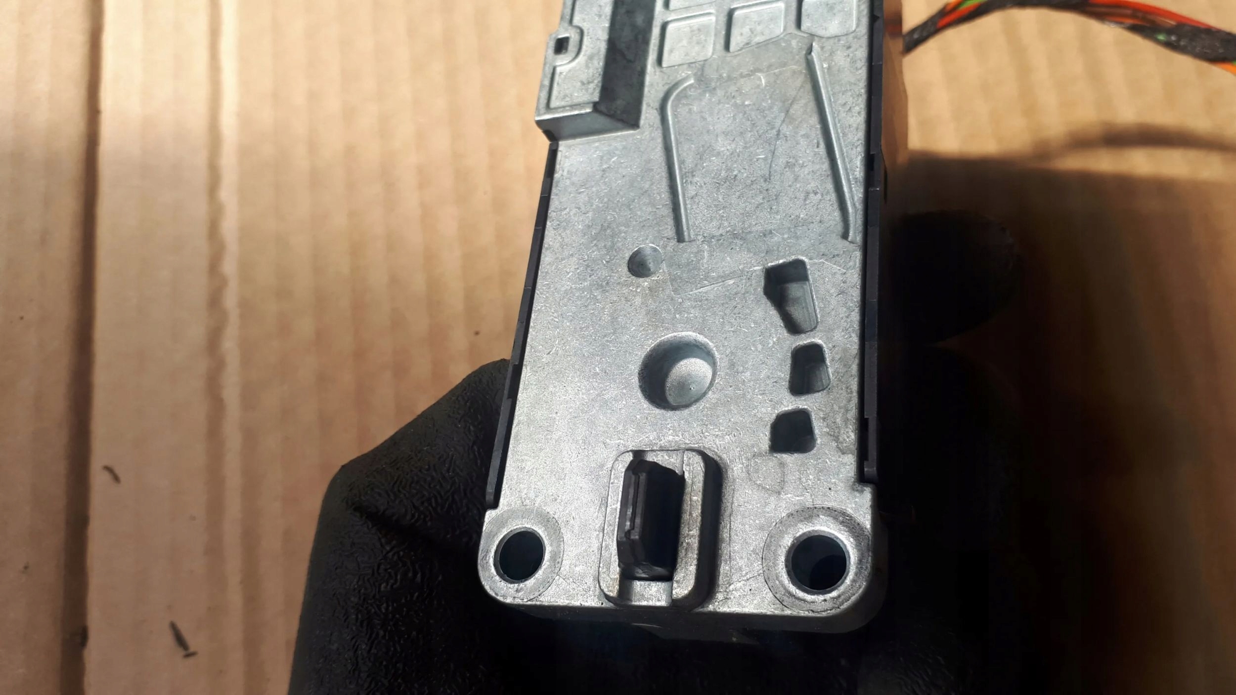 A5 8W RYGIEL BLOKADA des Lenkrads 3Q0905861A A4 B9