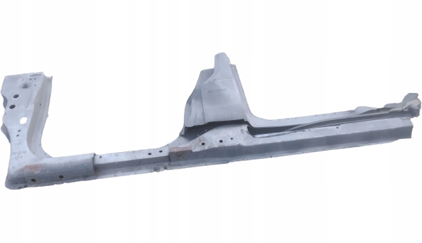 ПОРОГ ЛЕВЫЙ СТОЙКА NISSAN Nv200