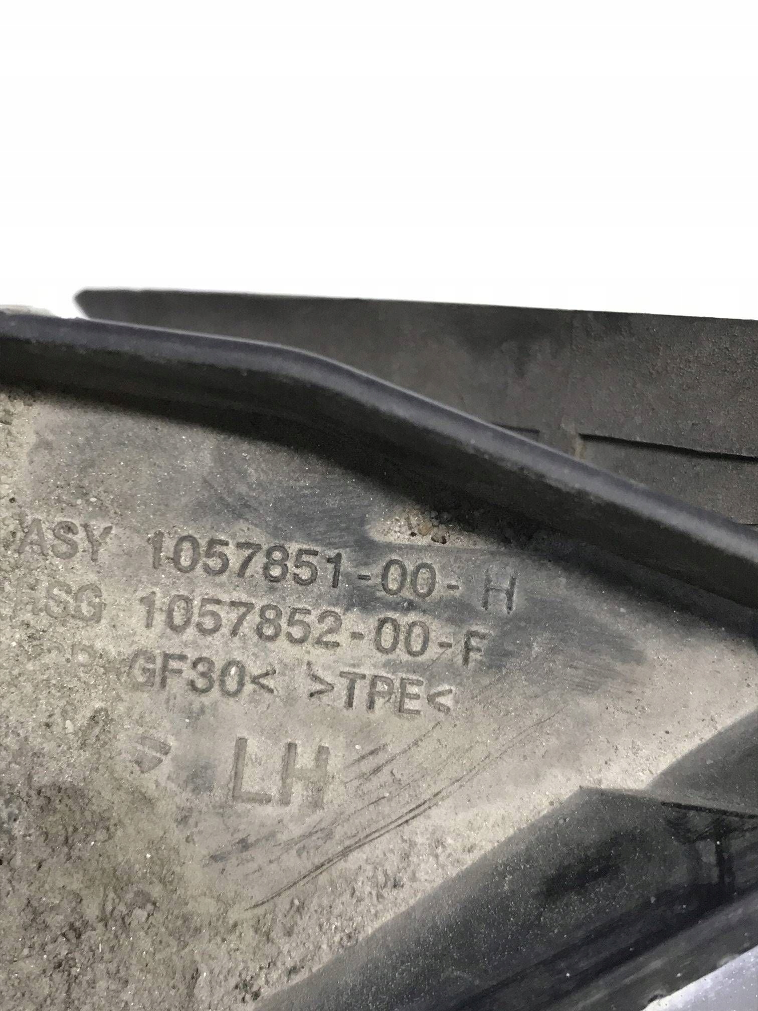 tesla MODEL S 2016 перед левый впуск /канал воздушный интеркулера 105785100G